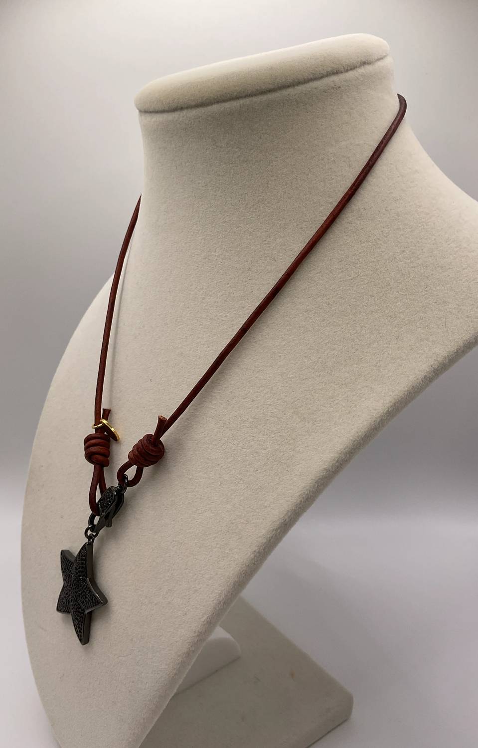 Women's Twig Necklace With Star