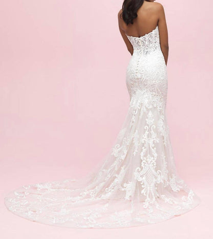 Classic Strapless Sweetheart Wedding Gown