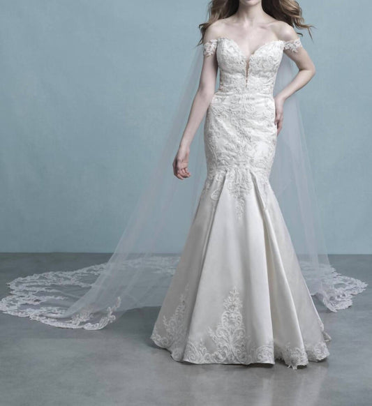 Elegant Bridal Gown