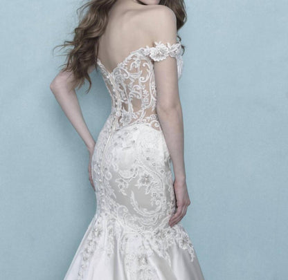 Elegant Bridal Gown
