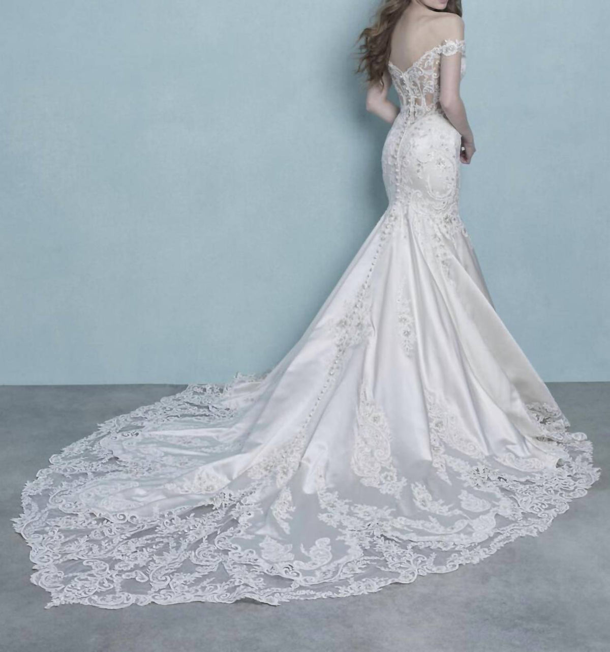Elegant Bridal Gown