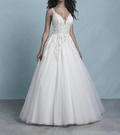 Sleeveless Tulle Wedding Gown