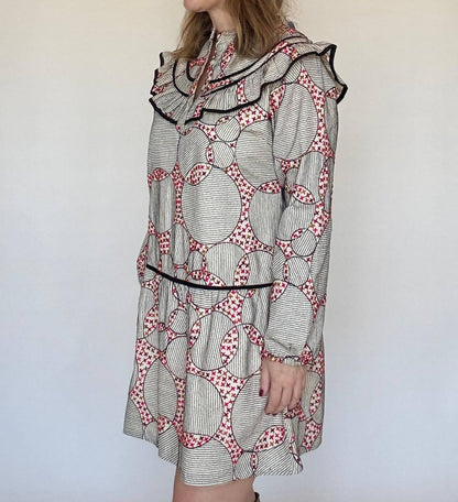 Contrast Piping Ruffled Mini Dress