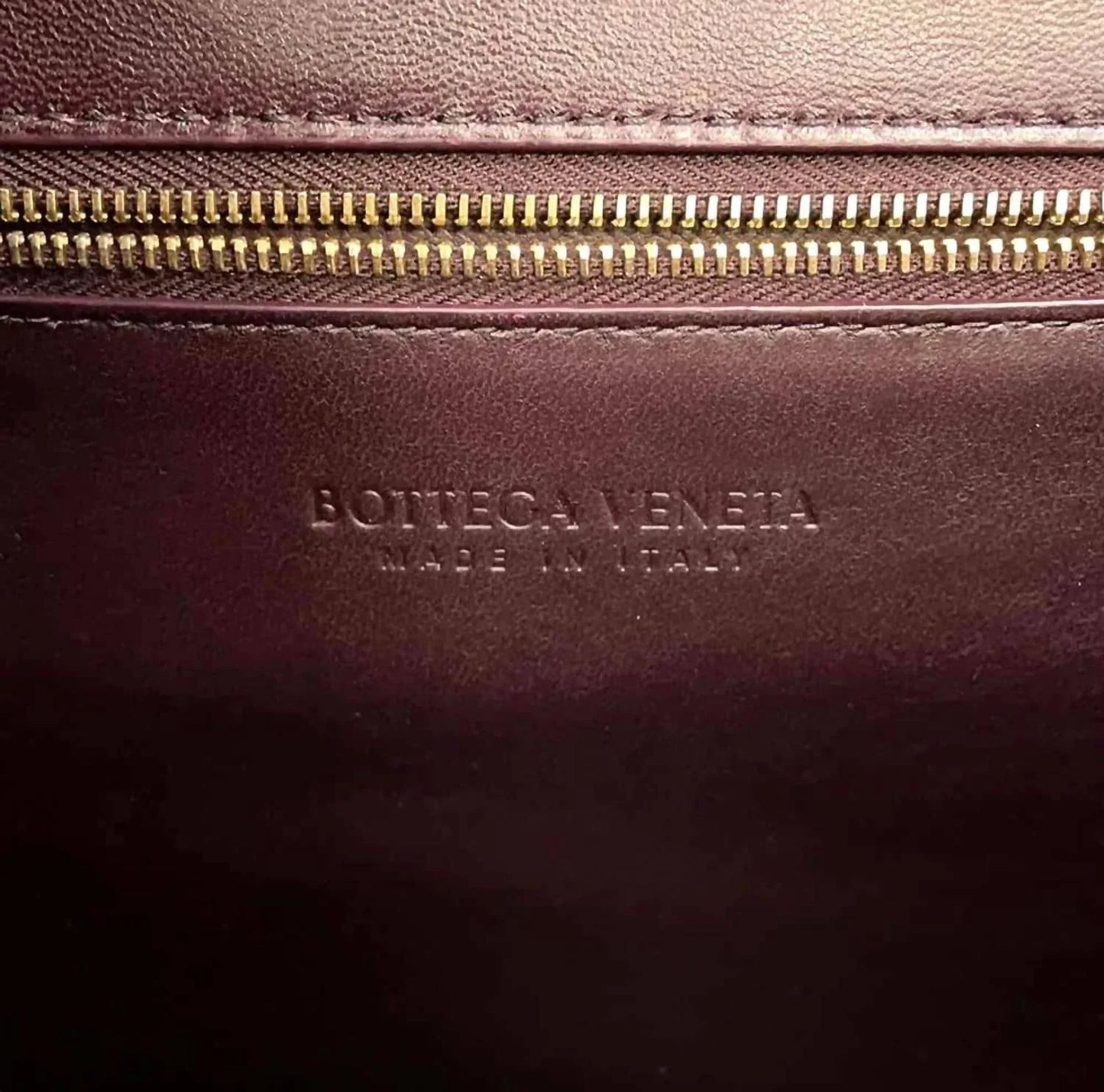 Bottega Veneta - Clip Shoulder And Crossbody Bag - Rack Hunt