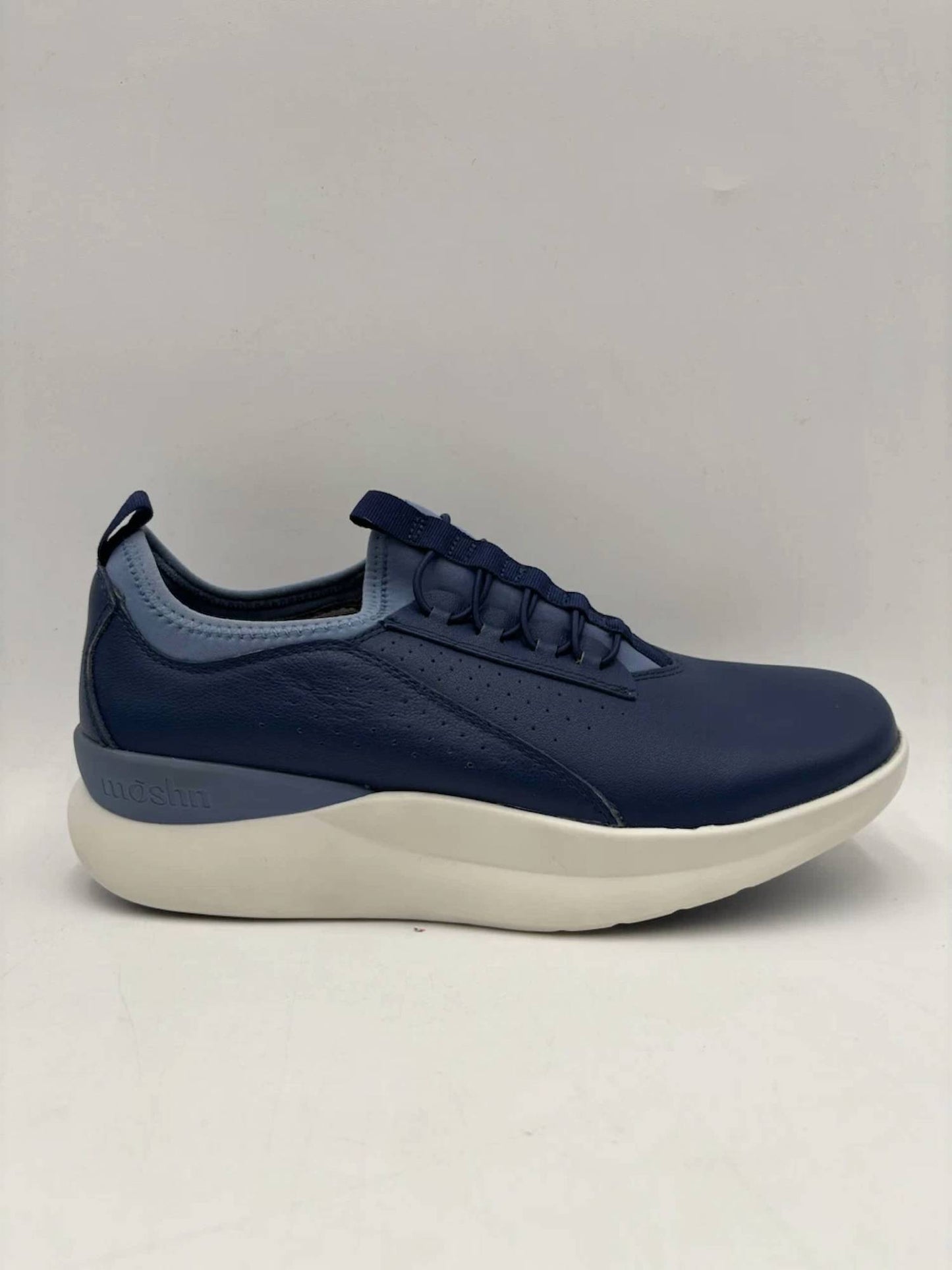 Women's Tempo Athletic Shoes