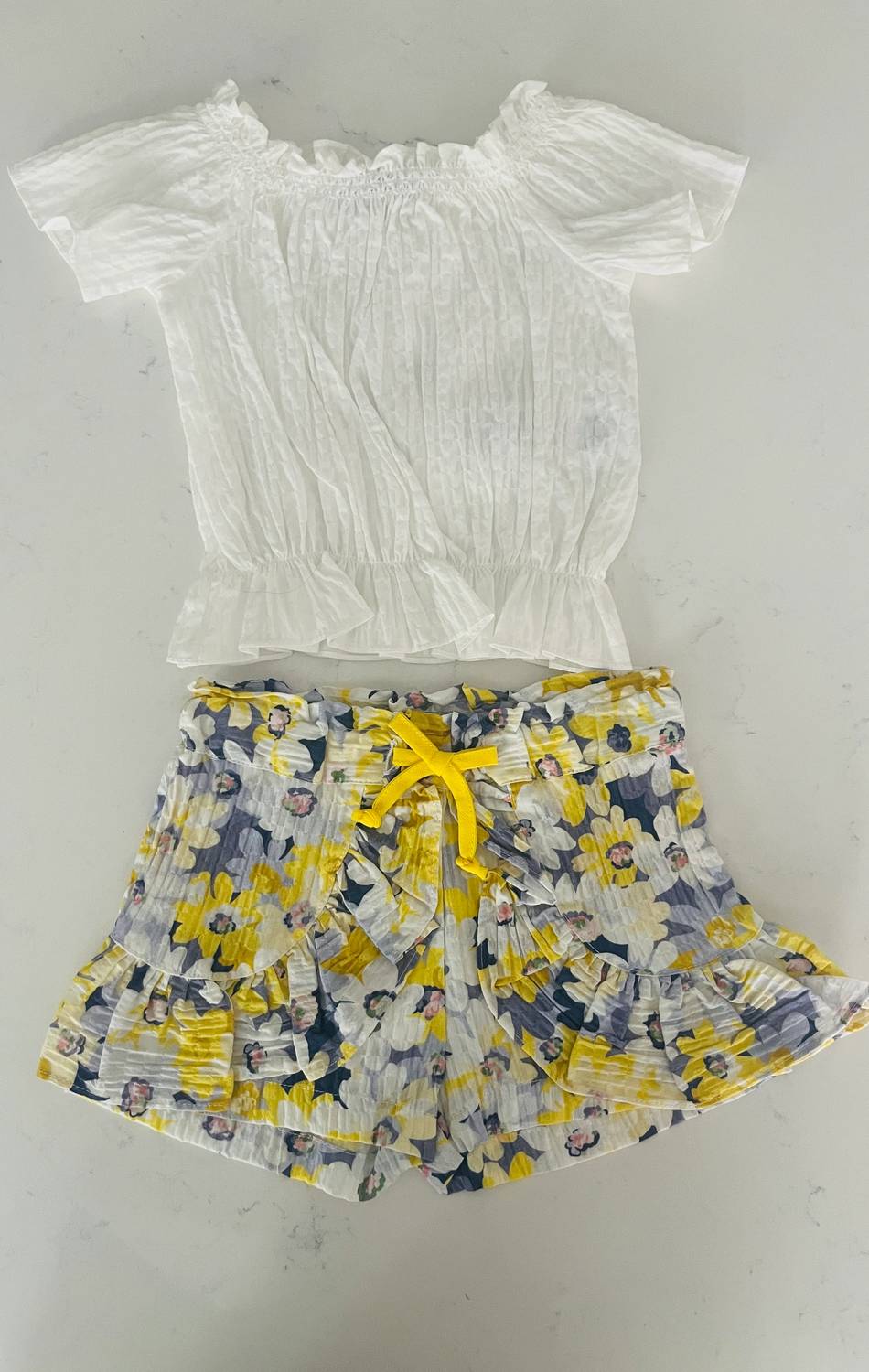 Girl's Short Sleeve Top And Shorts Set