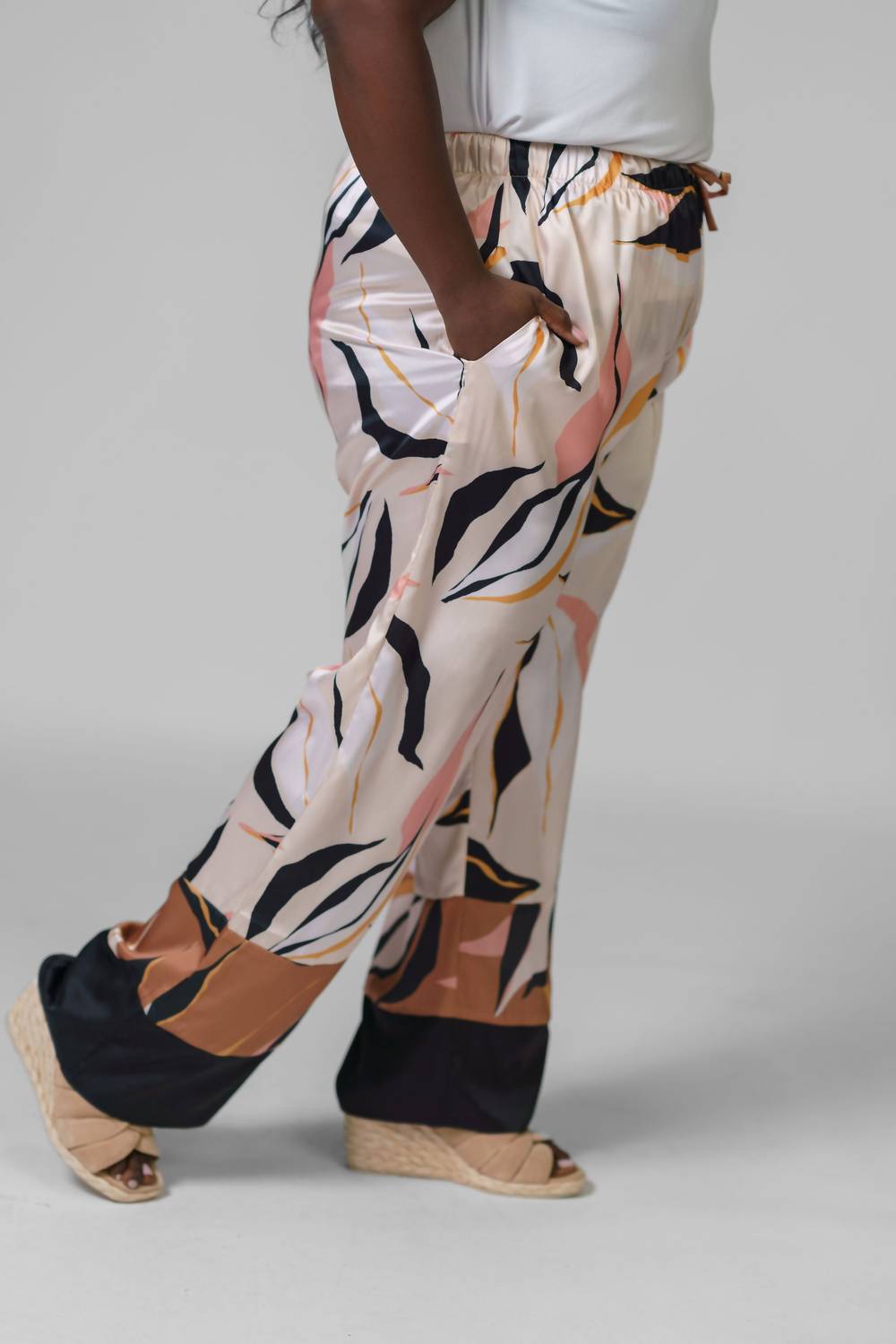 WIDE-LEG PRINT PANTS