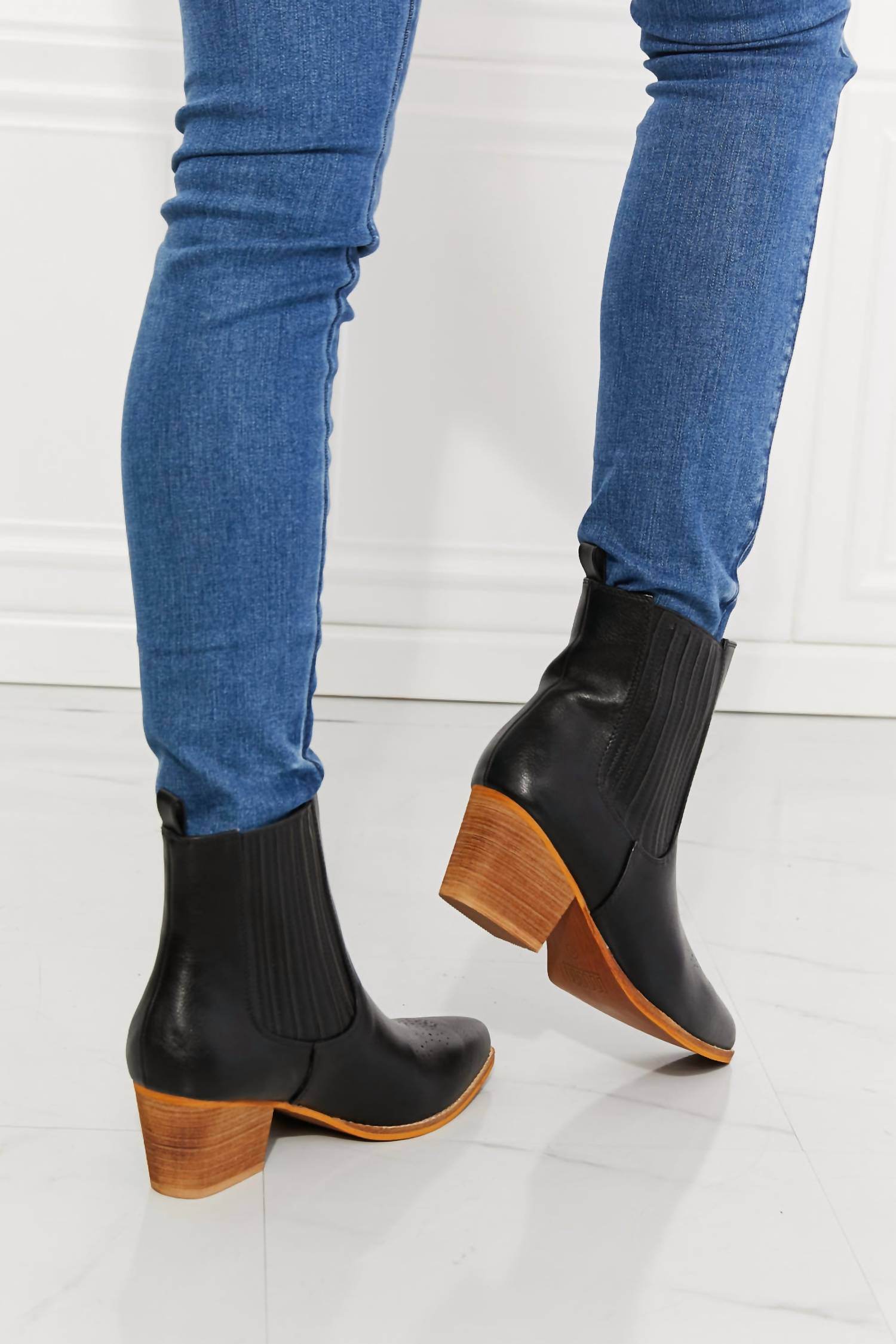 MMShoes - Women's Love The Journey Chelsea Boots - Rack Hunt -