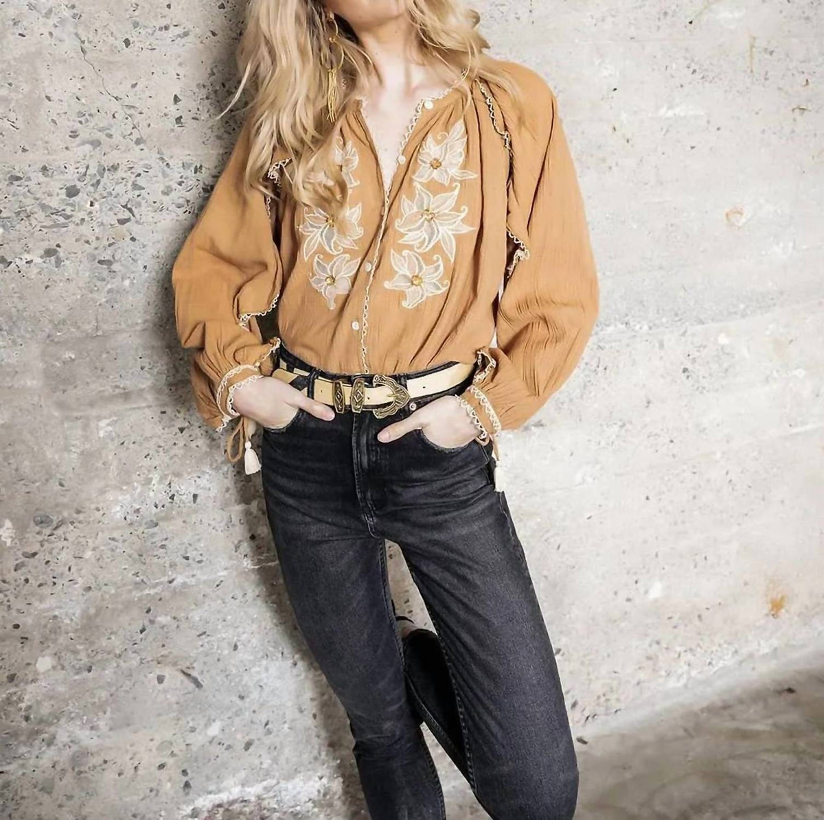 Piti Cuiti Women's Flower Blouse in Beige - view 2