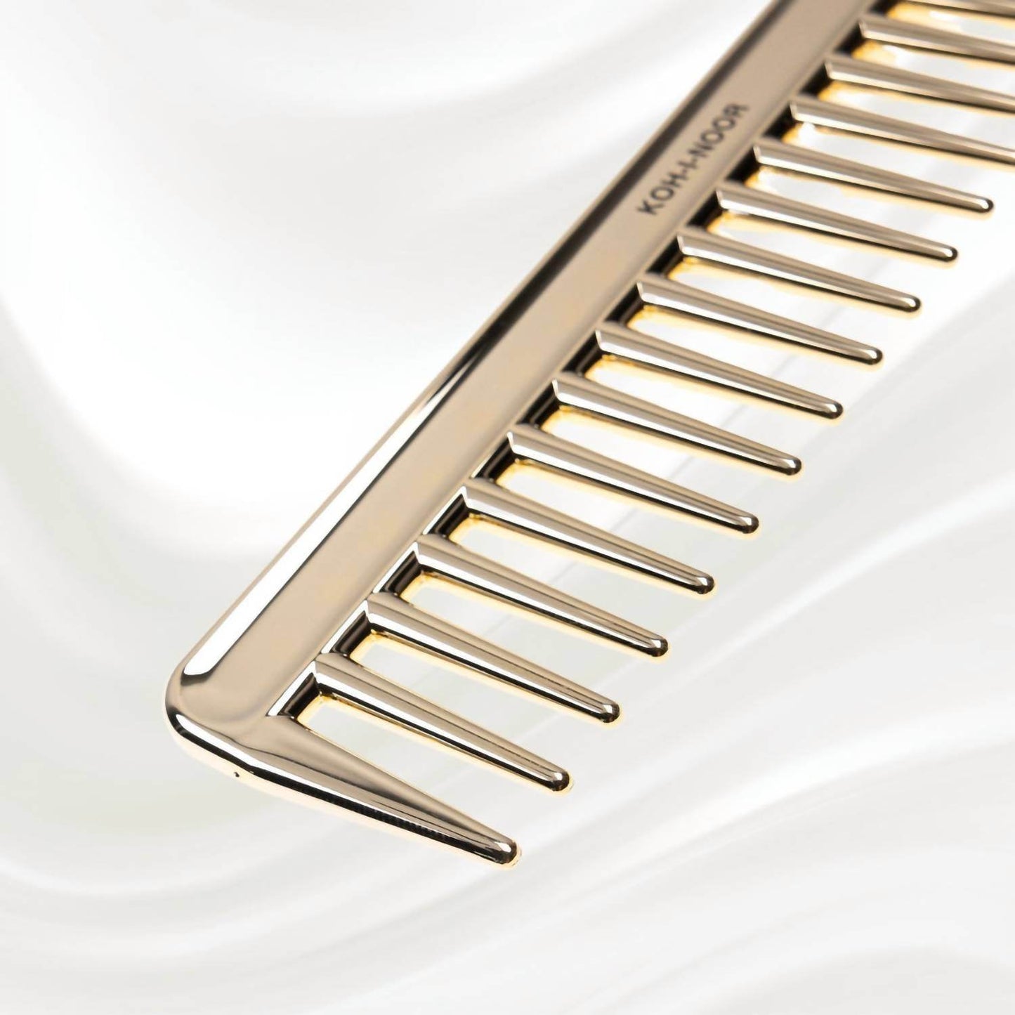 Koh-I-Noor Beauty USA - Women's Wide Tooth Comb - Rack Hunt -