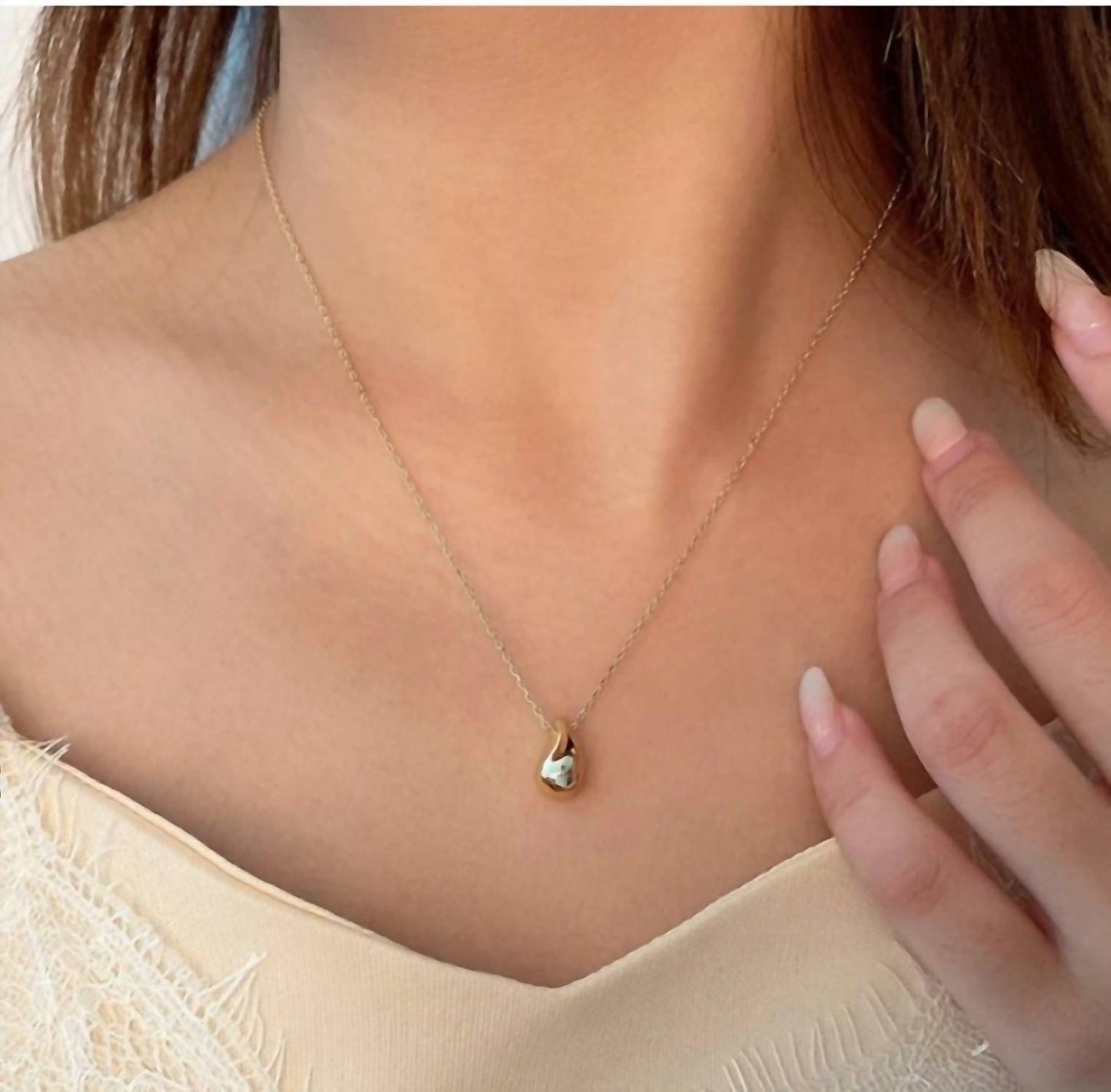 Women's Teardrop Necklace
