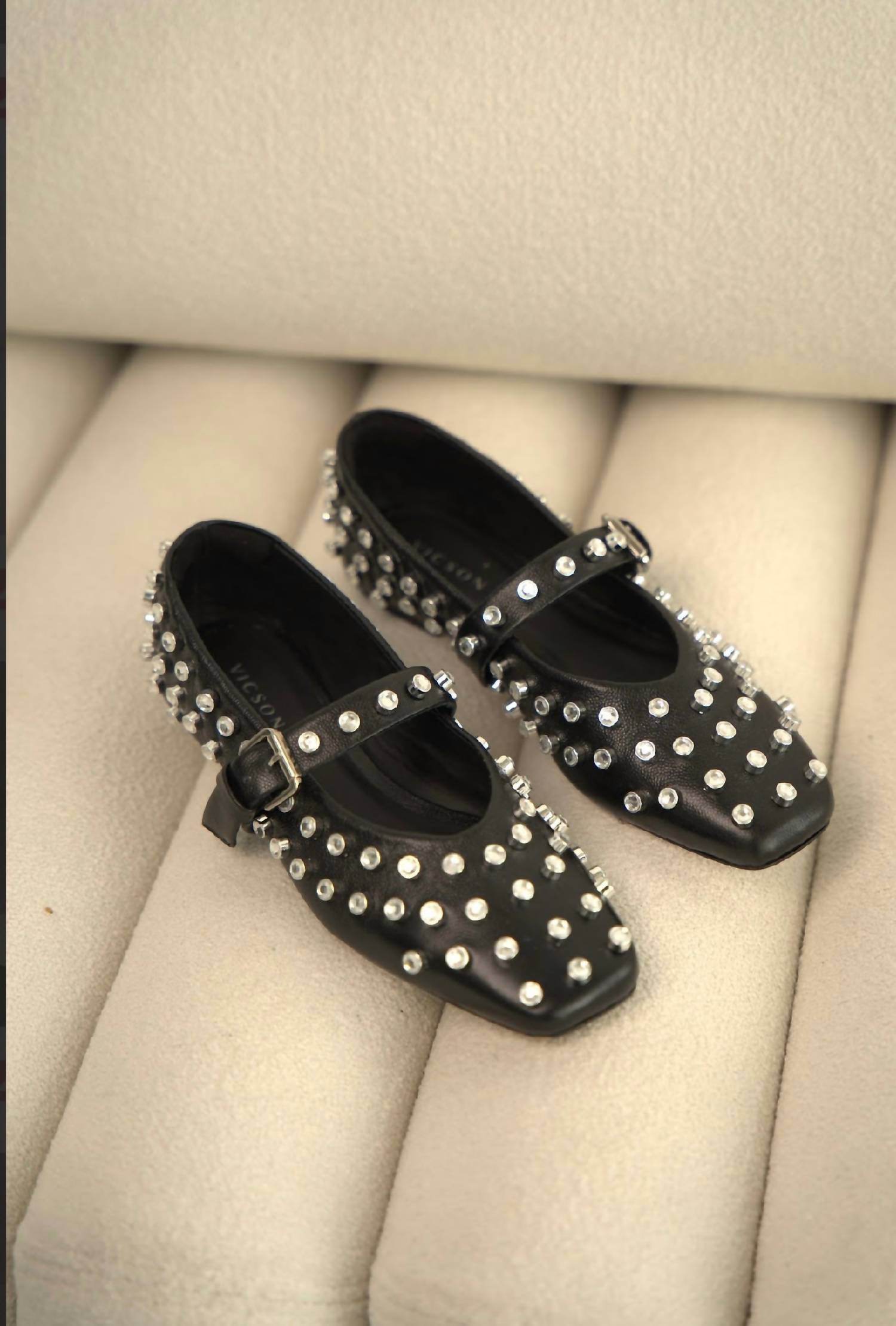 Vicson - Women's Maia Crystal Flats - Rack Hunt -