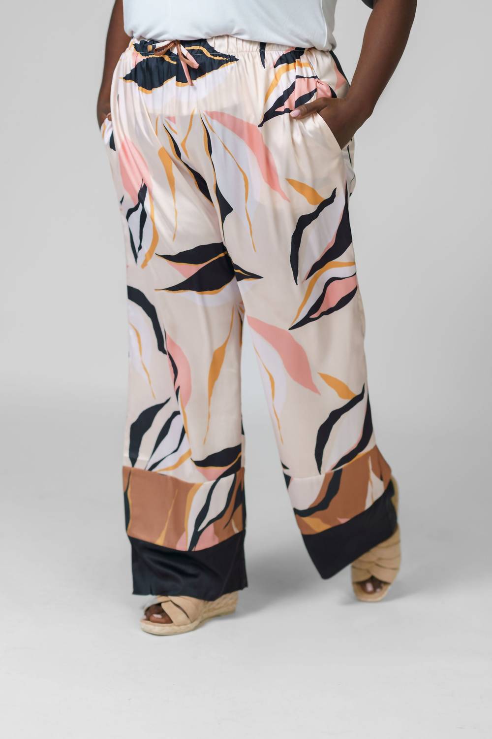 WIDE-LEG PRINT PANTS