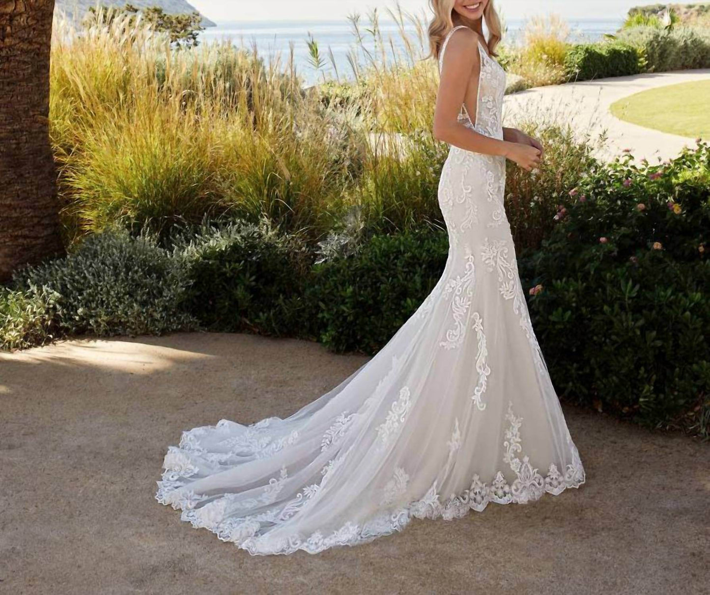 Cosmobella - Opulent Lace Fitted Gown - Rack Hunt -