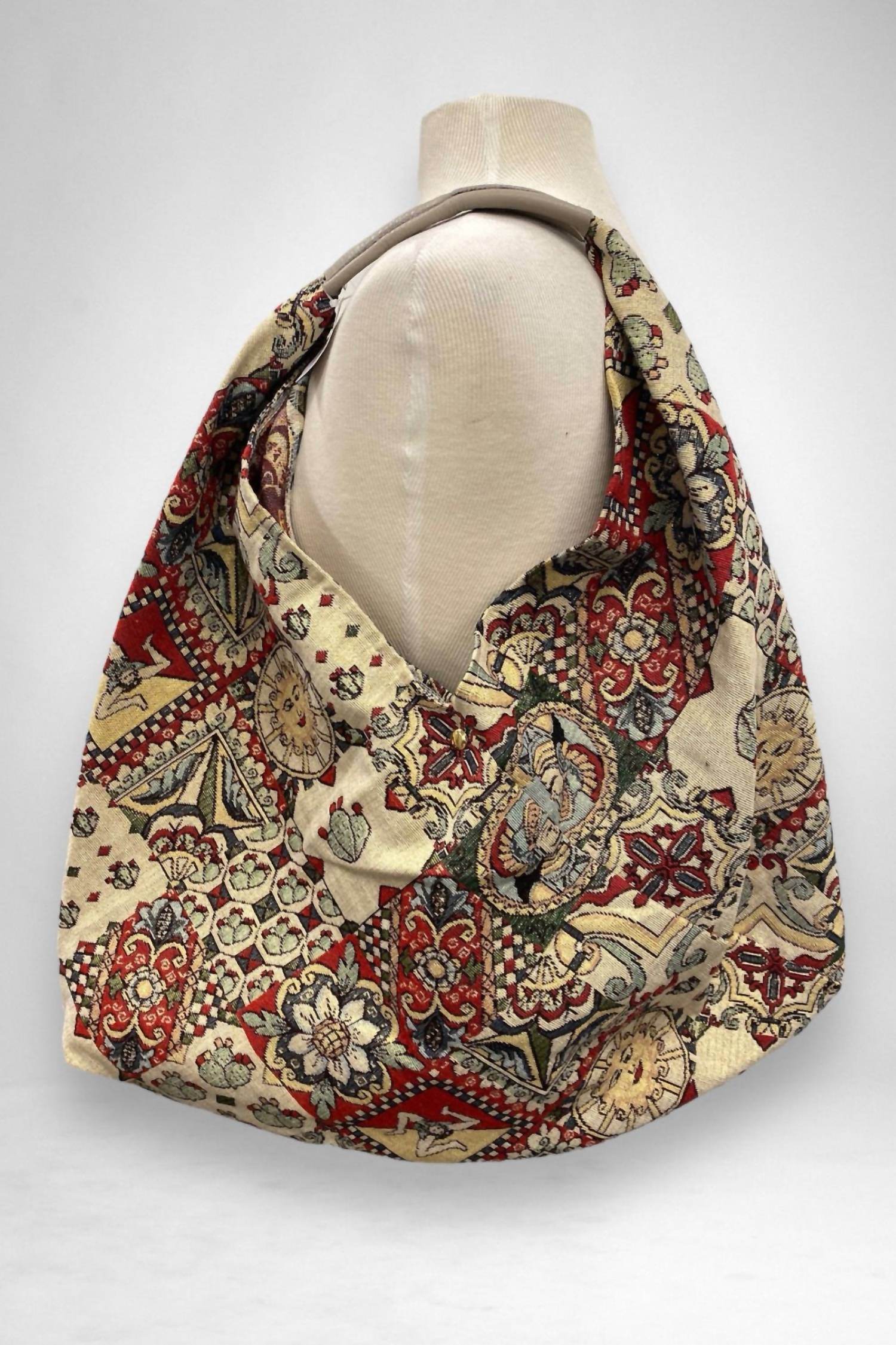 Jijou Capri - Women's Giselle Printed Cotton Canvas Oversized Hobo Bag - Rack Hunt -