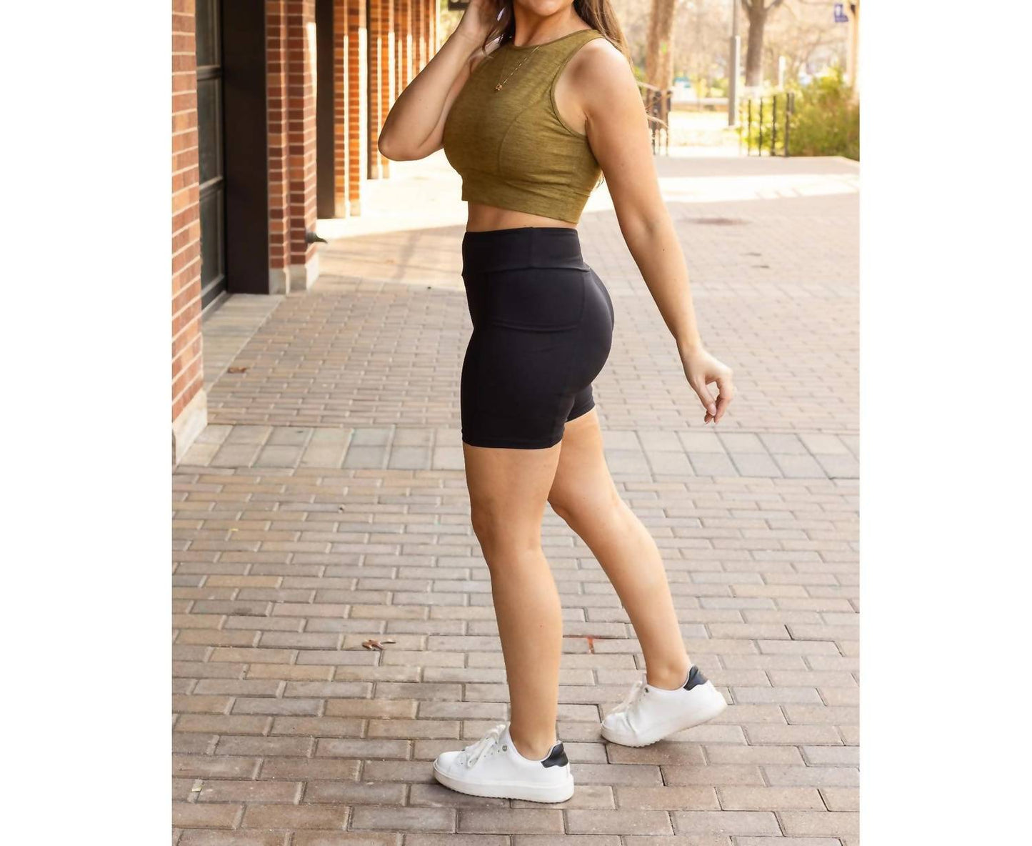 Sleek Pocket Collection Biker Shorts