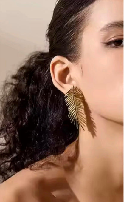 Women's Falling For You Earrings