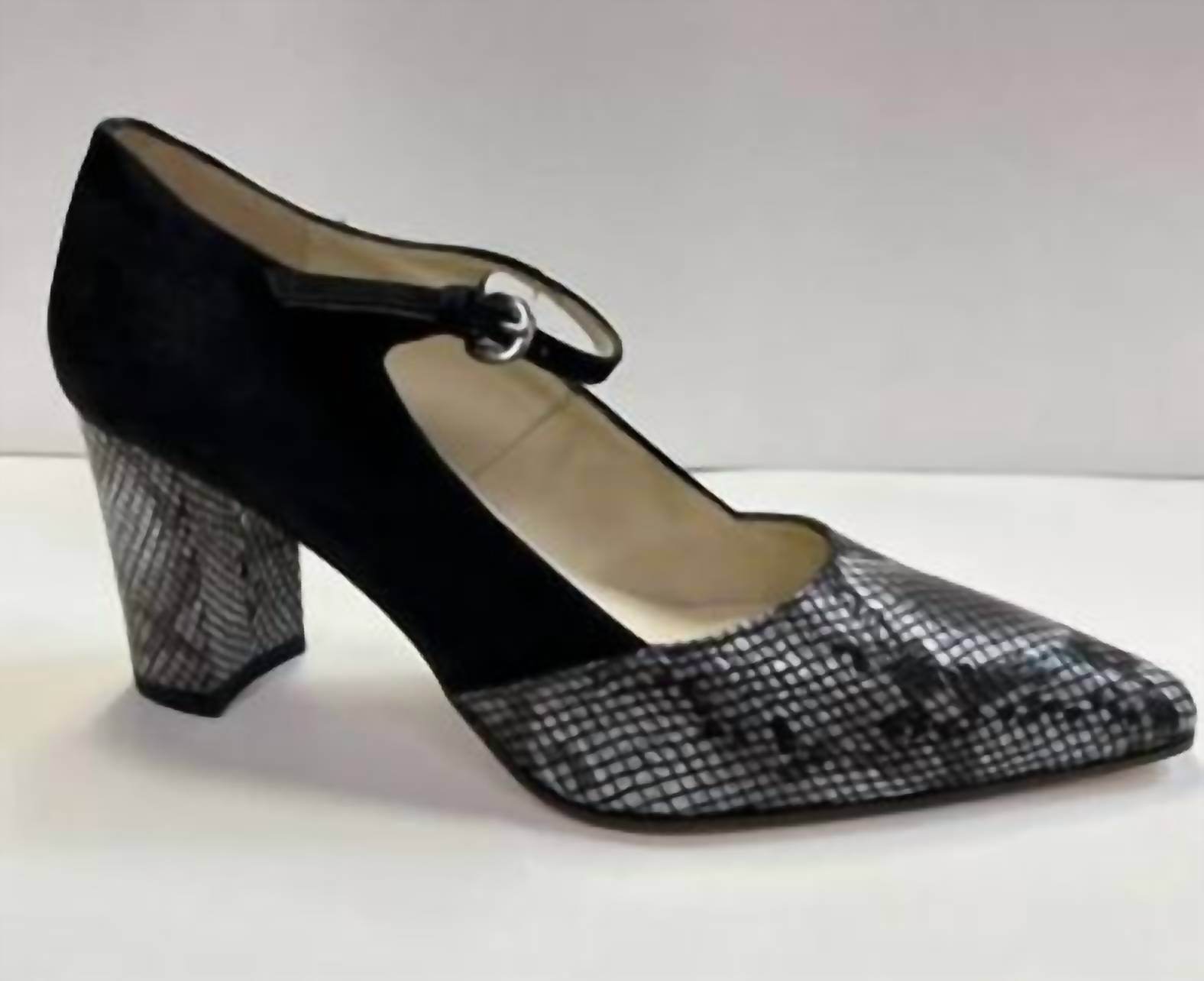 Amalfi by Rangoni - idris - Rack Hunt