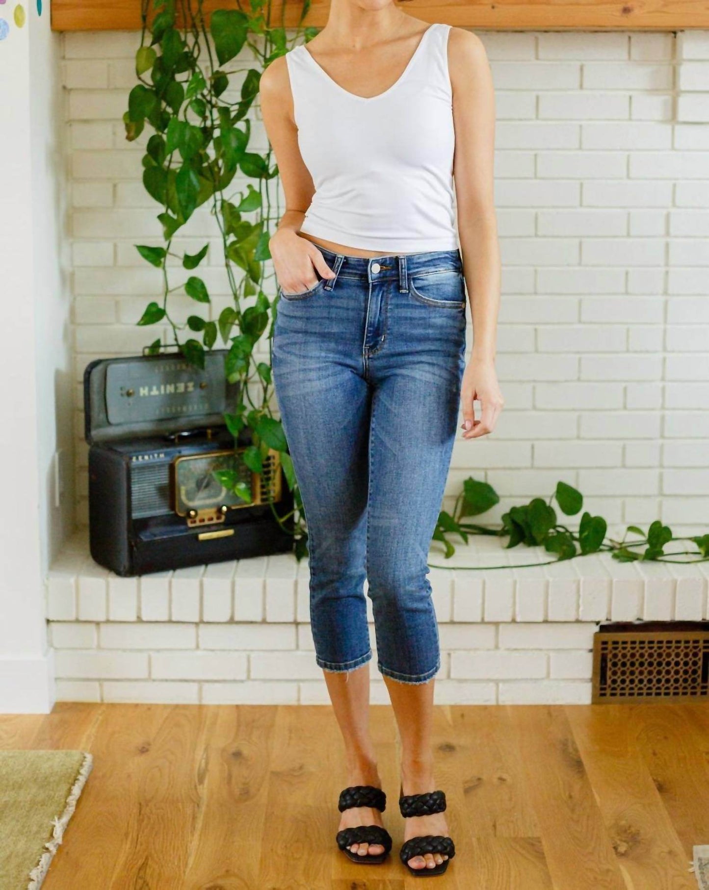 Ave Shops - Paxton Mid Rise Capris - Rack Hunt -