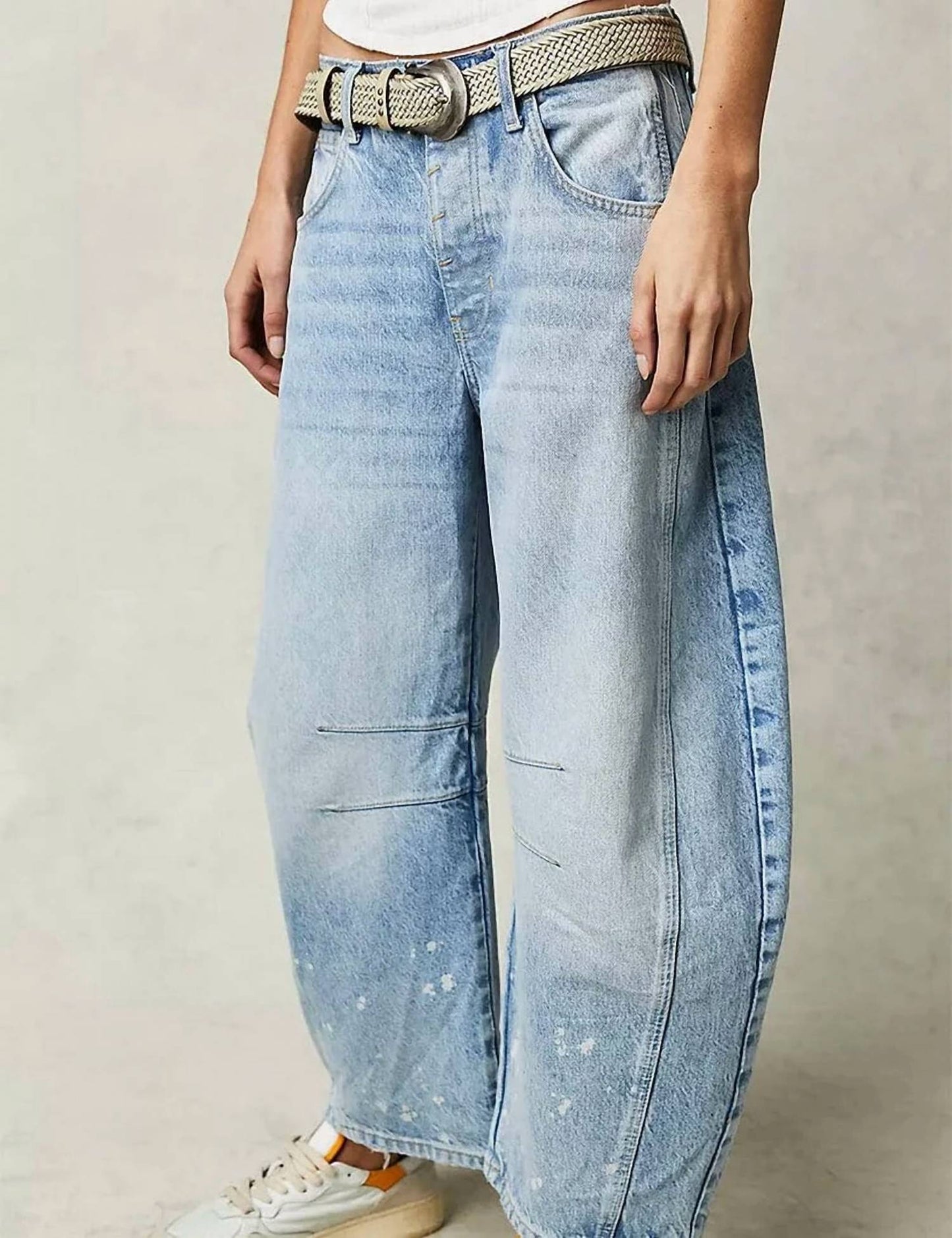 Mid Rise Loose Barrel Jeans