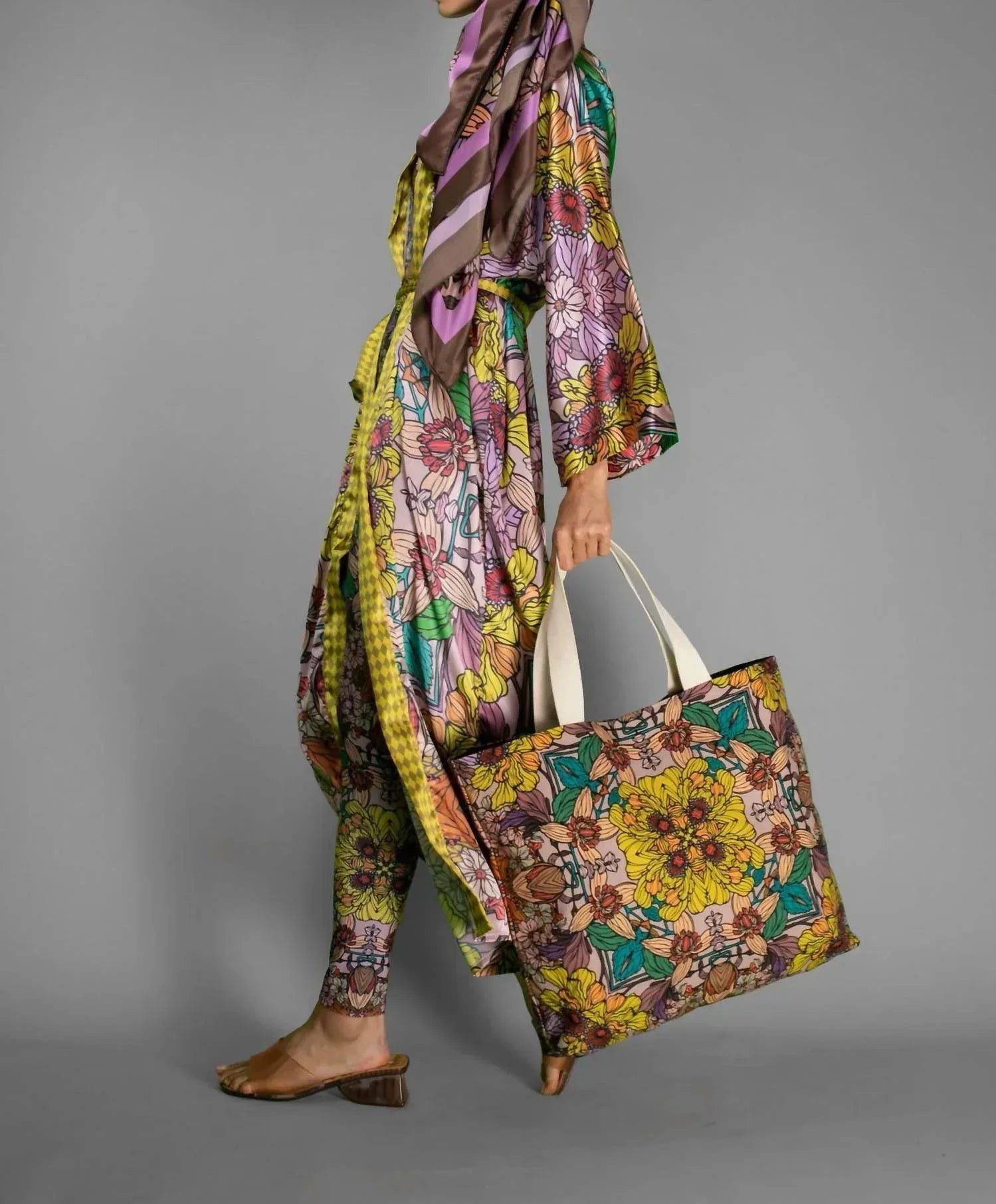 Nuvula - Floral Satin Kimono - Rack Hunt