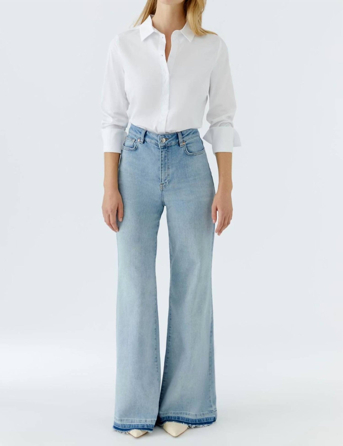 Wide-cut Flared Jeans