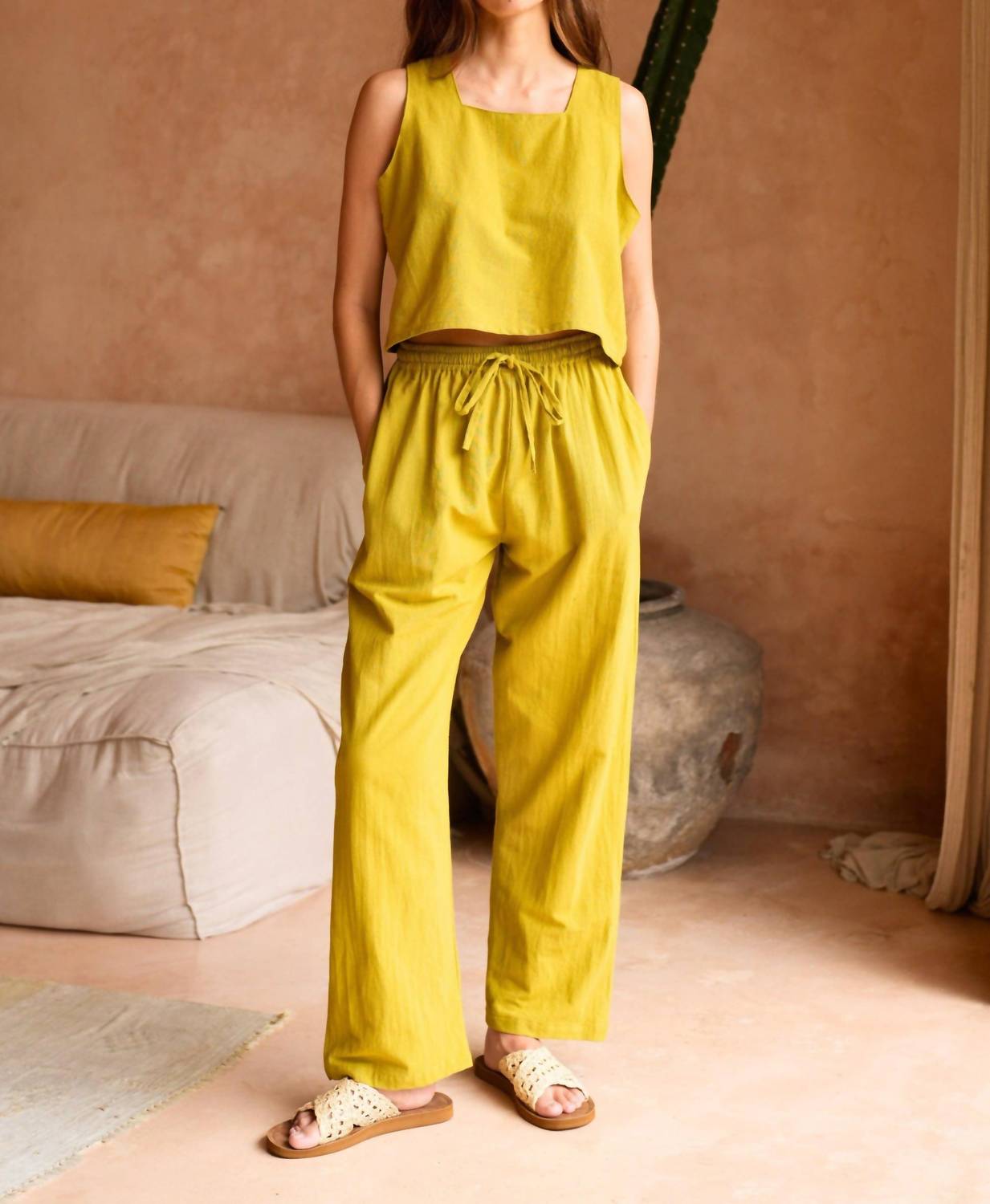 Capri Square Crop Top