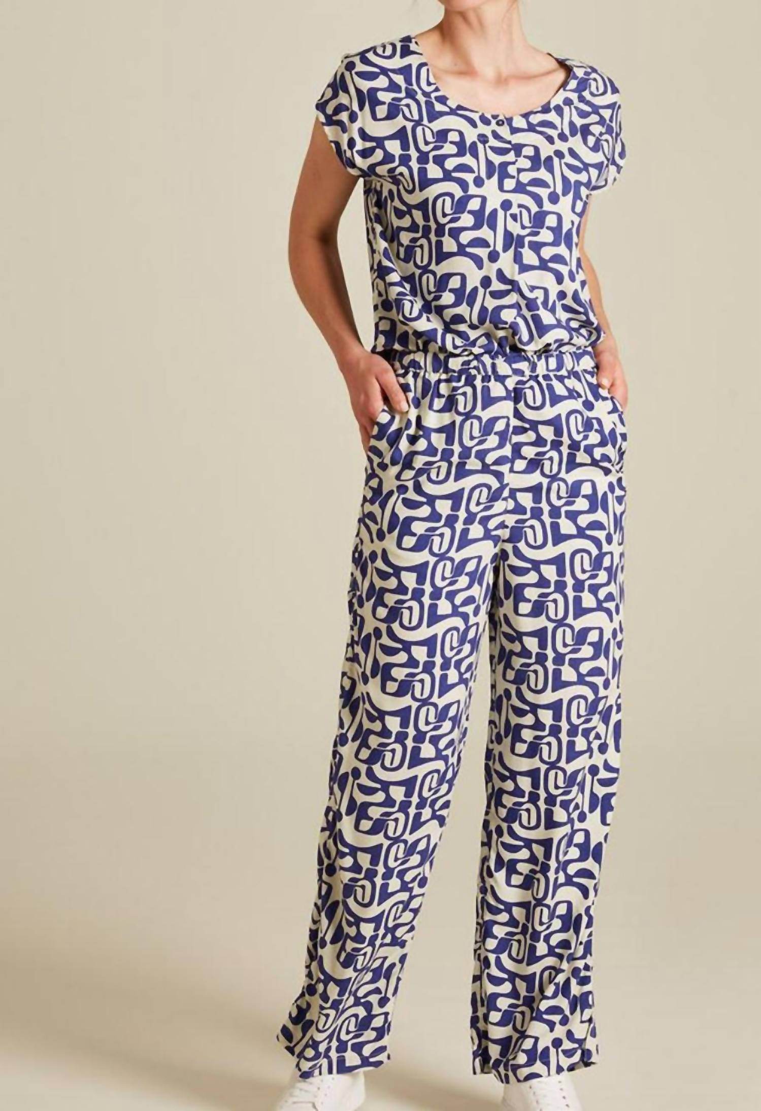 Tranquillo - Post Modern Tee - Rack Hunt -