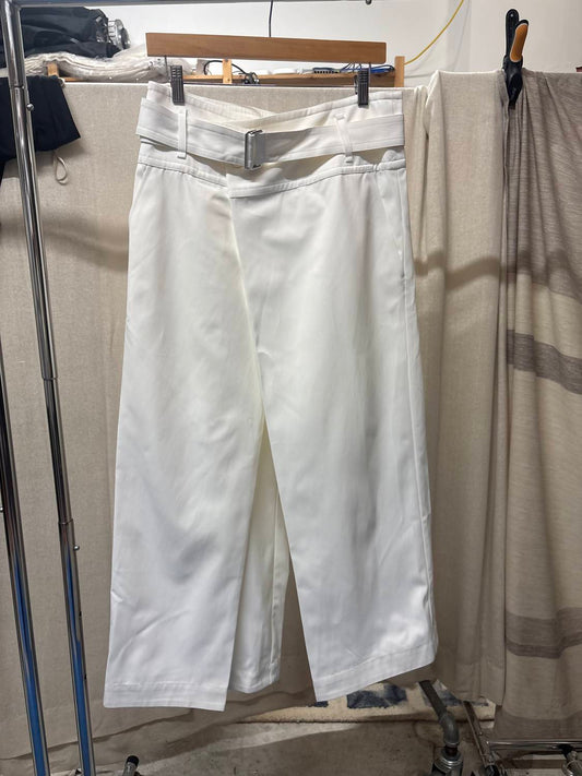 Women's Asymmetric Bermuda With Belt Jean