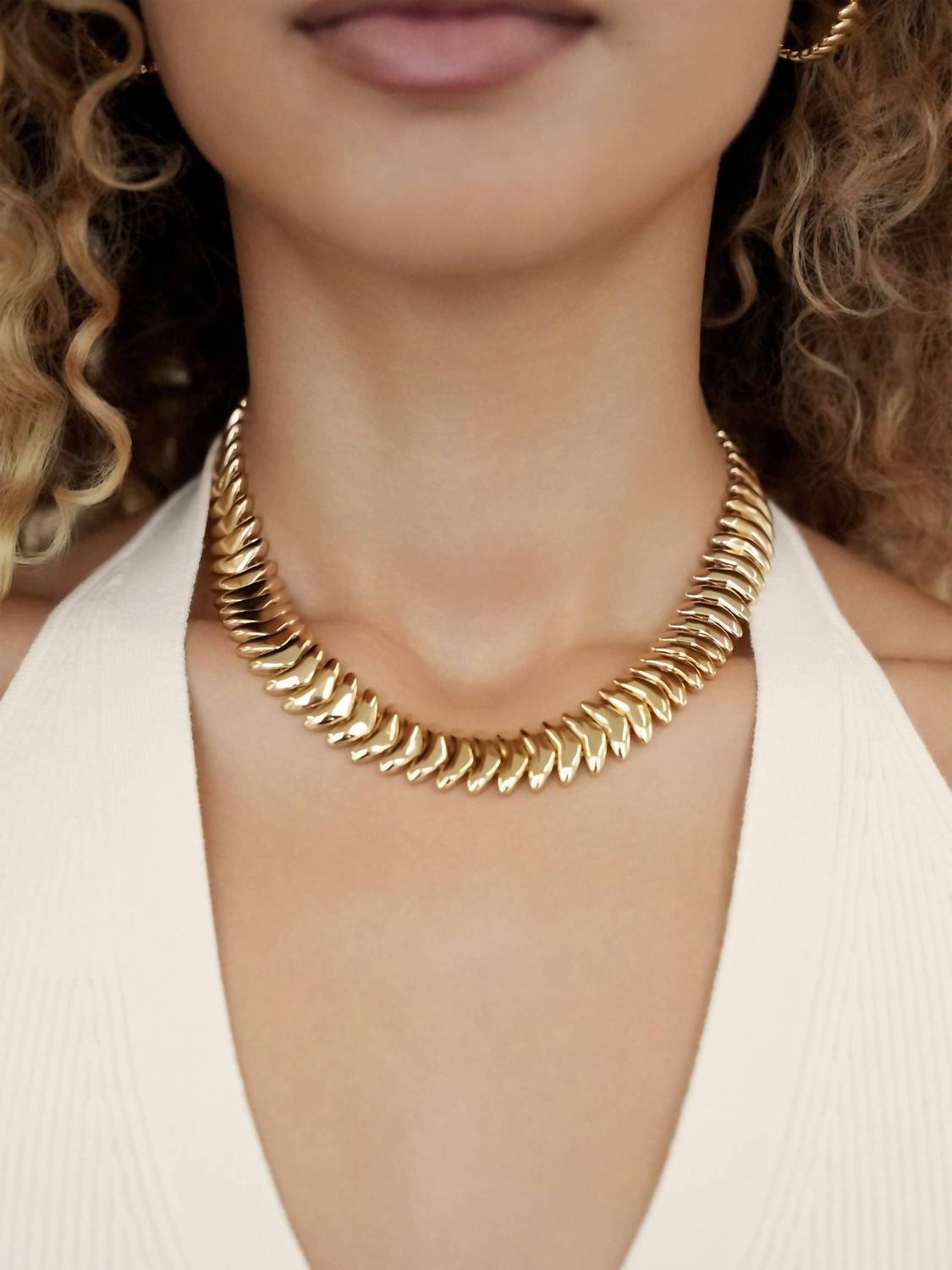 Women's Metal Moderna Necklace