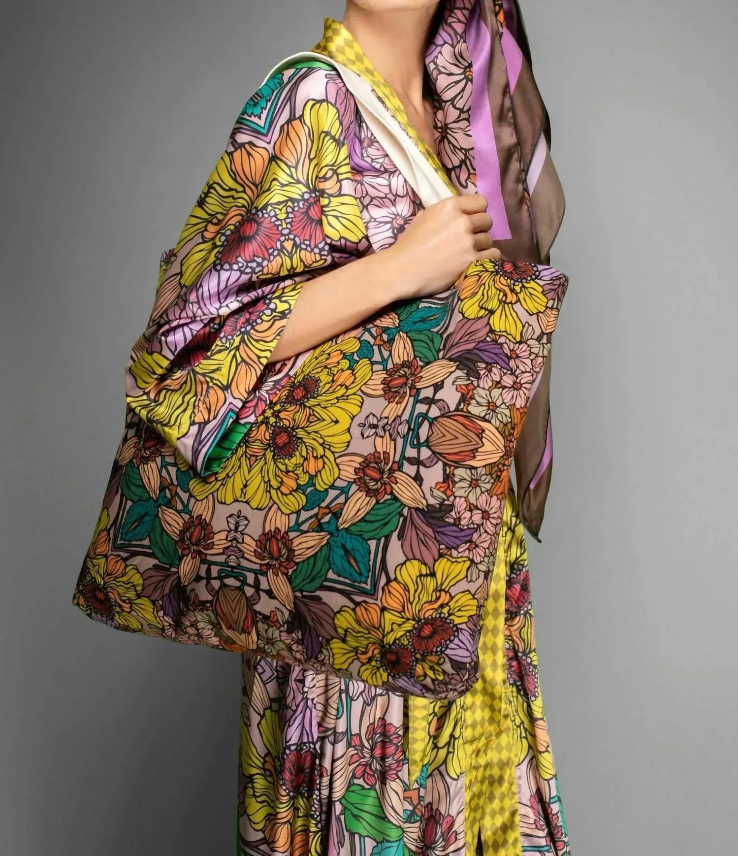 Nuvula - Floral Satin Kimono - Rack Hunt