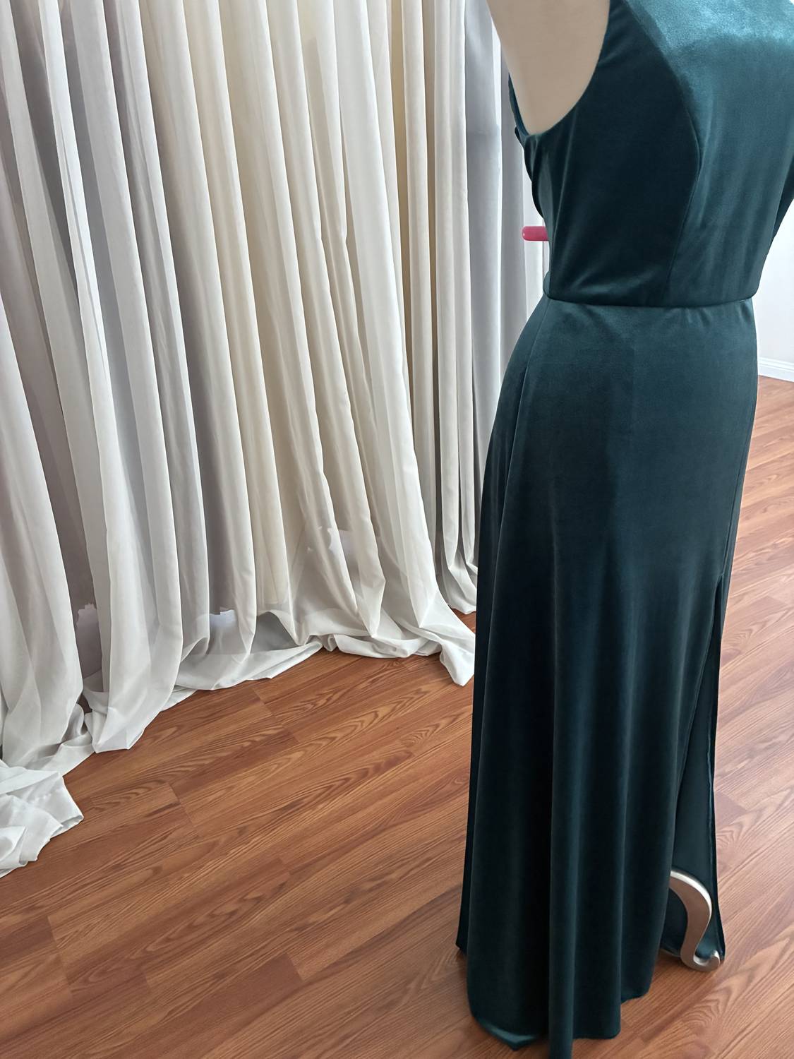 Women's Sleeveless Velvet Dress