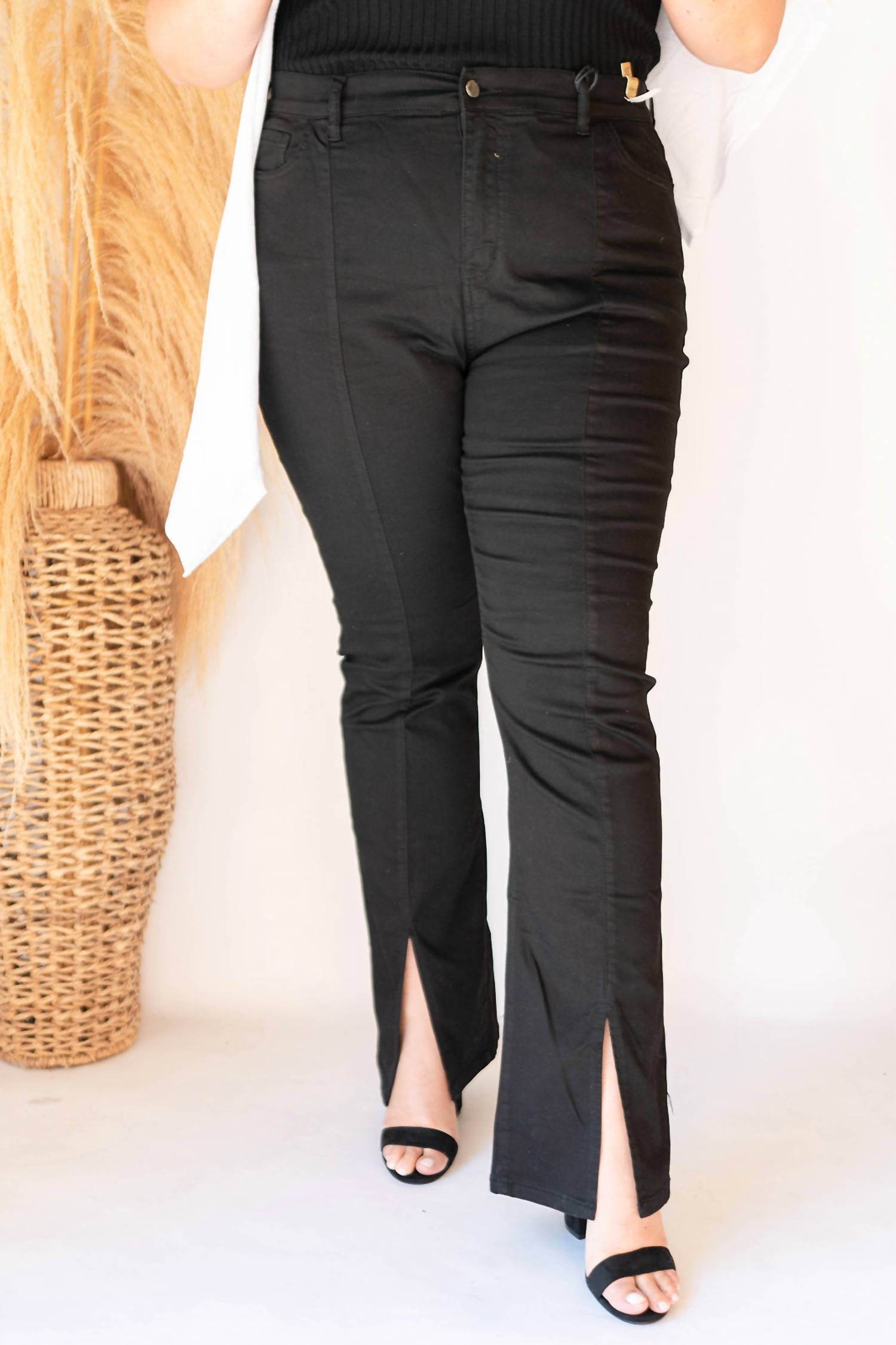 VIBRANT - Amelia Front Slit Jeans - Rack Hunt -