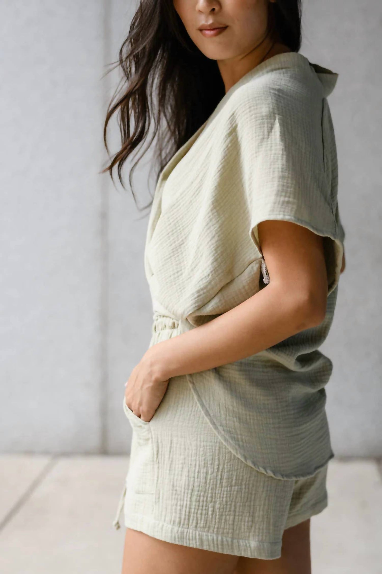 Cotton Gauze Sleeveless Twist Top