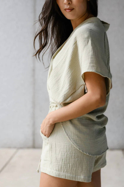 Cotton Gauze Sleeveless Twist Top