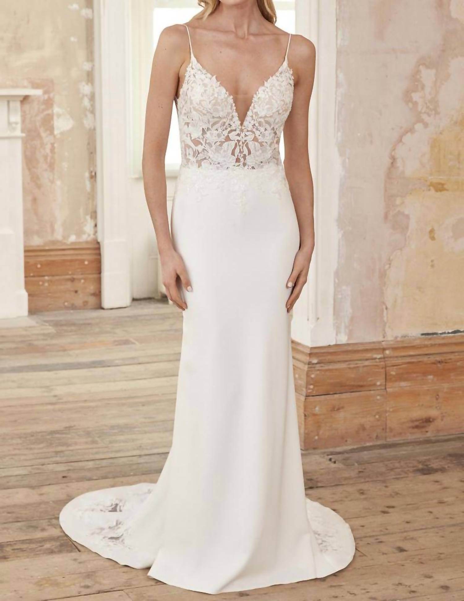 Justin Alexander - Sleeveless Wedding Gown - Rack Hunt -