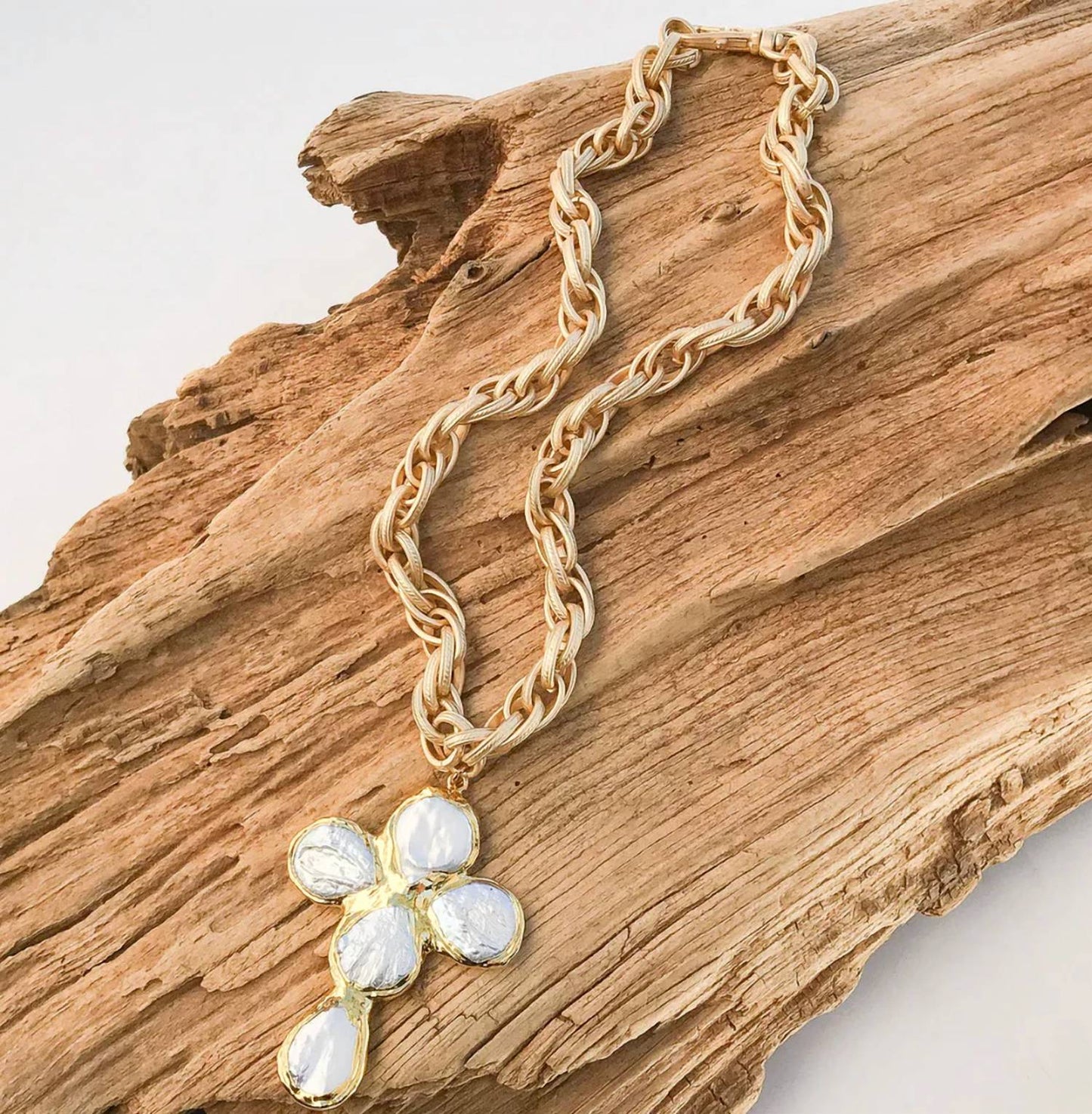 Women's Esther Luxe Pearl Cross On Twisted Etched Chain Necklace