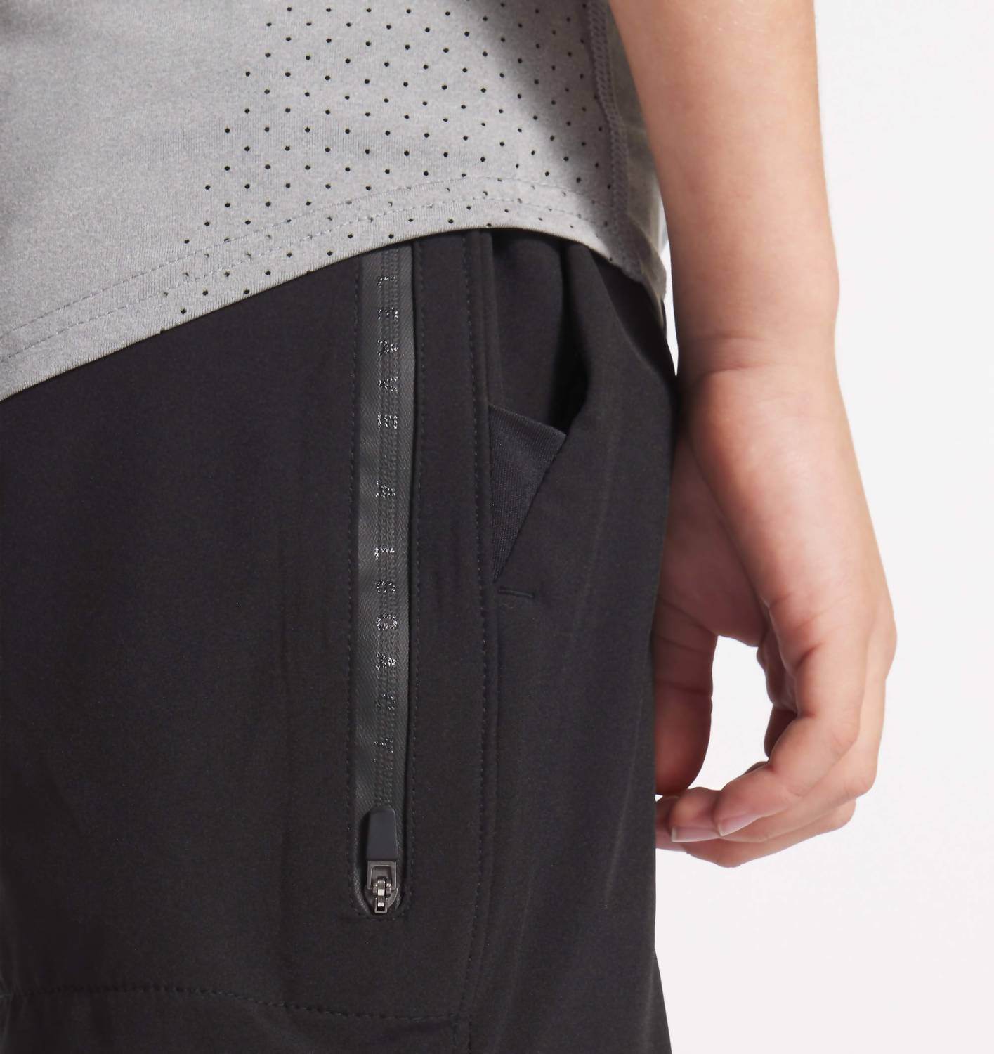 UNRL - Youth Stride Hybrid Short - Rack Hunt -