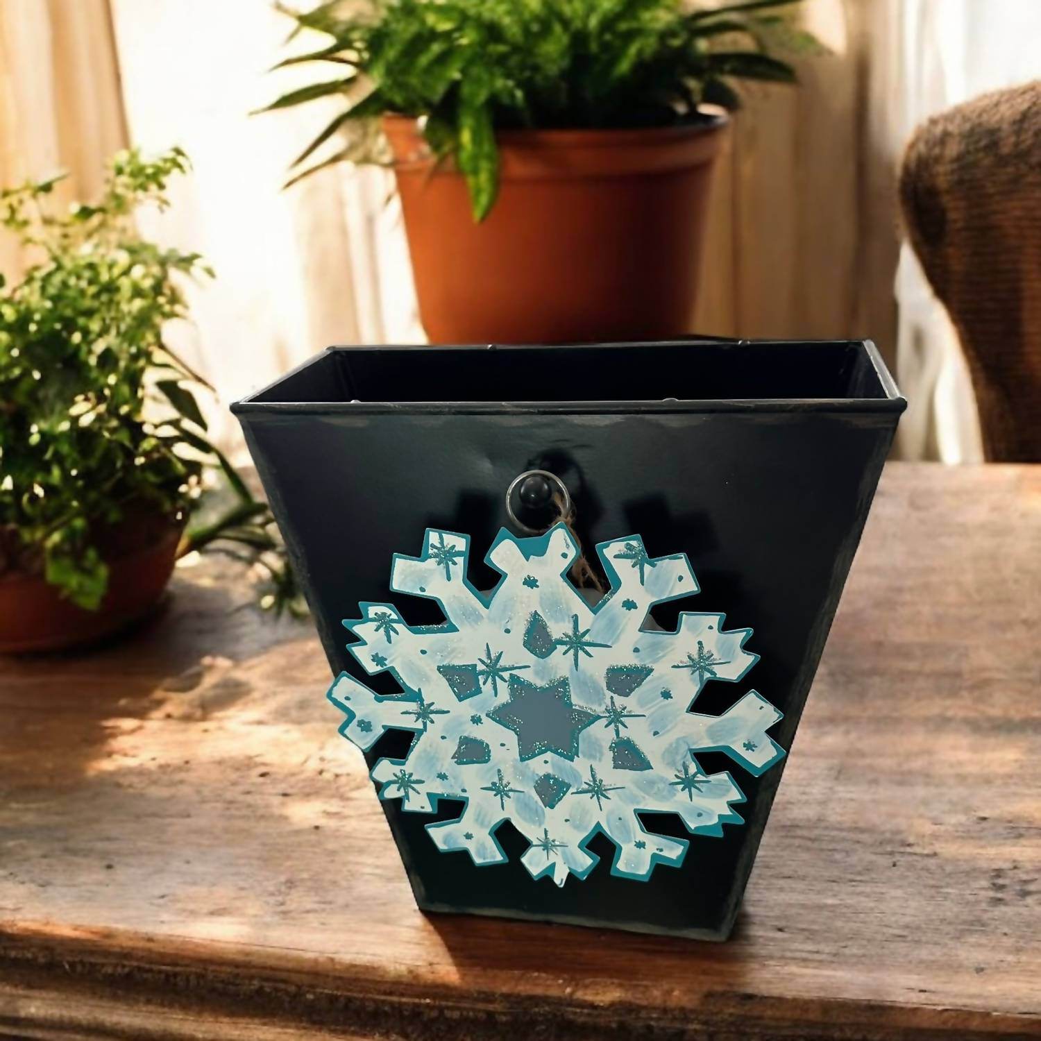 Round Top - Snowflake Glittery Charm - Rack Hunt -