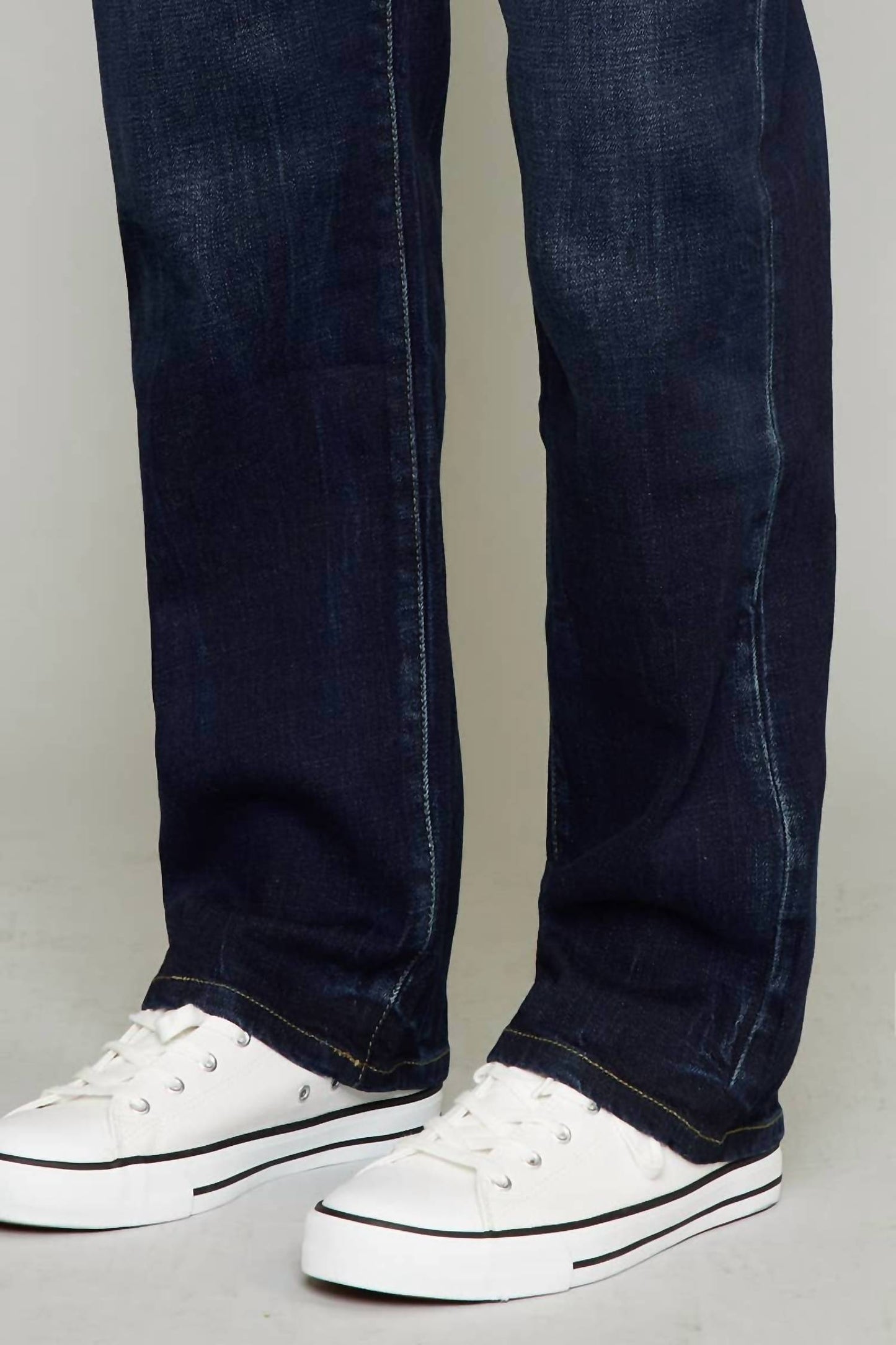 Colton Straight Jeans