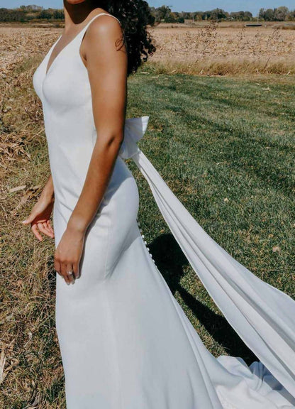 Clean And Simple Sheath Wedding Dress