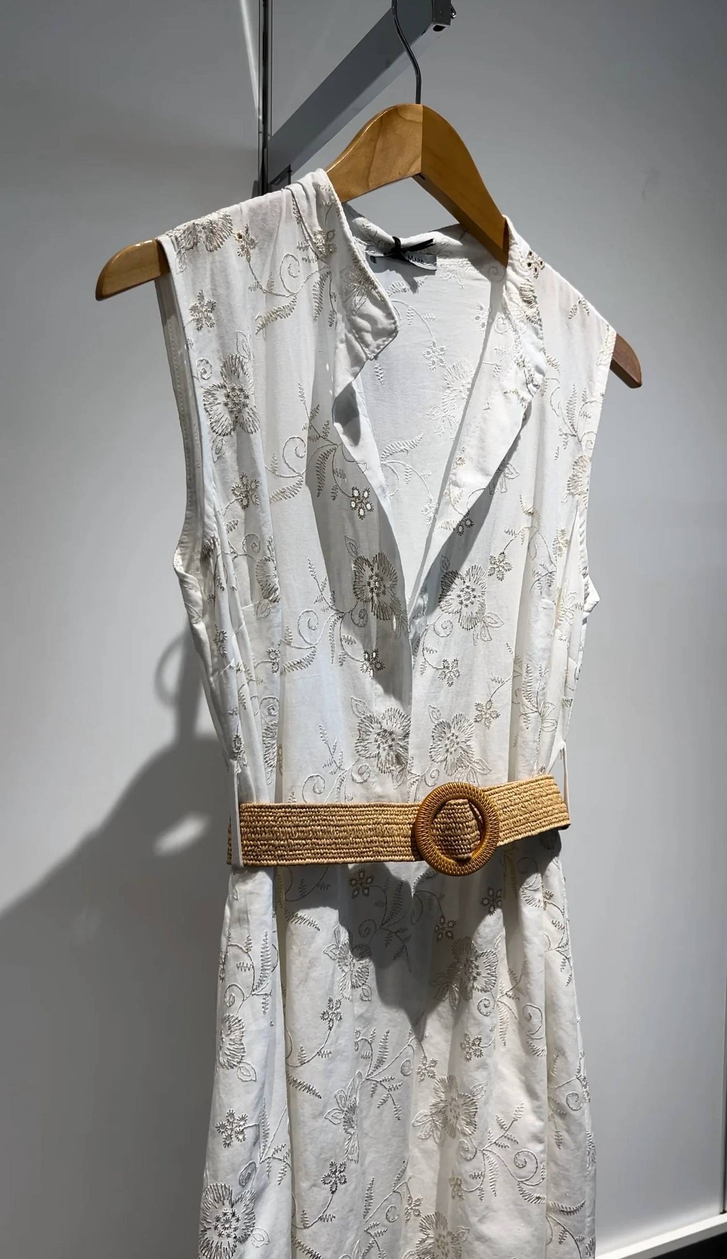 Women's Accented Sleeveless Embroidered Dress