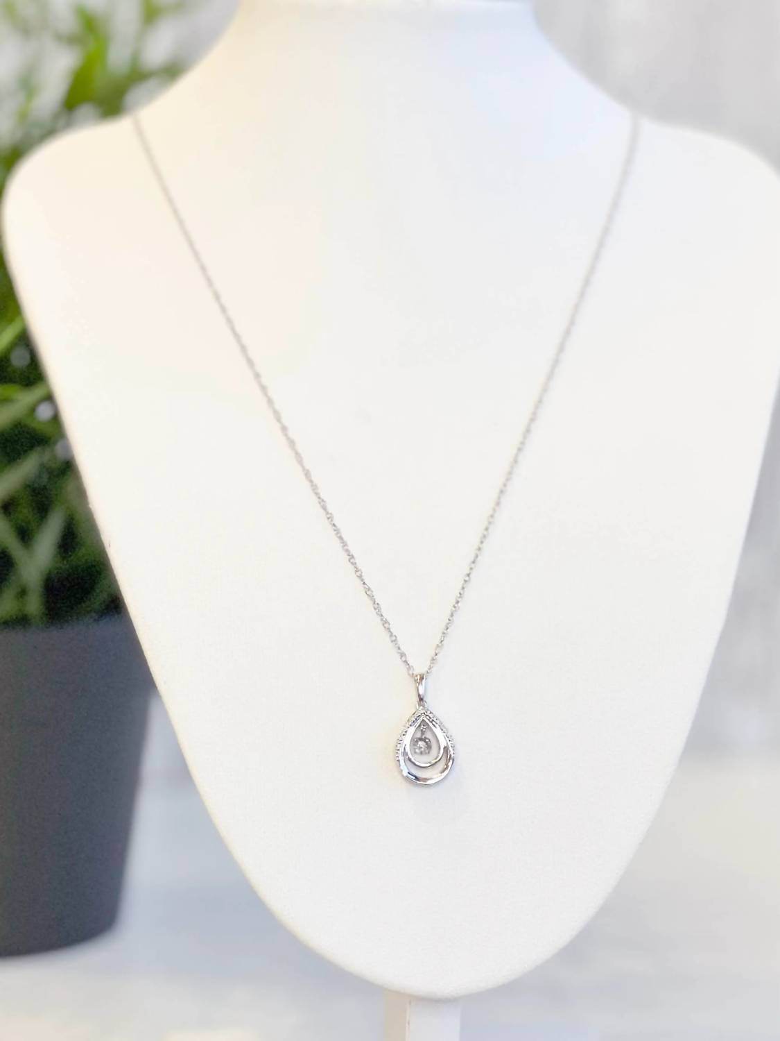 Ostbye - Shimmering Double Teardrop Diamond Pendant Necklace - Rack Hunt -