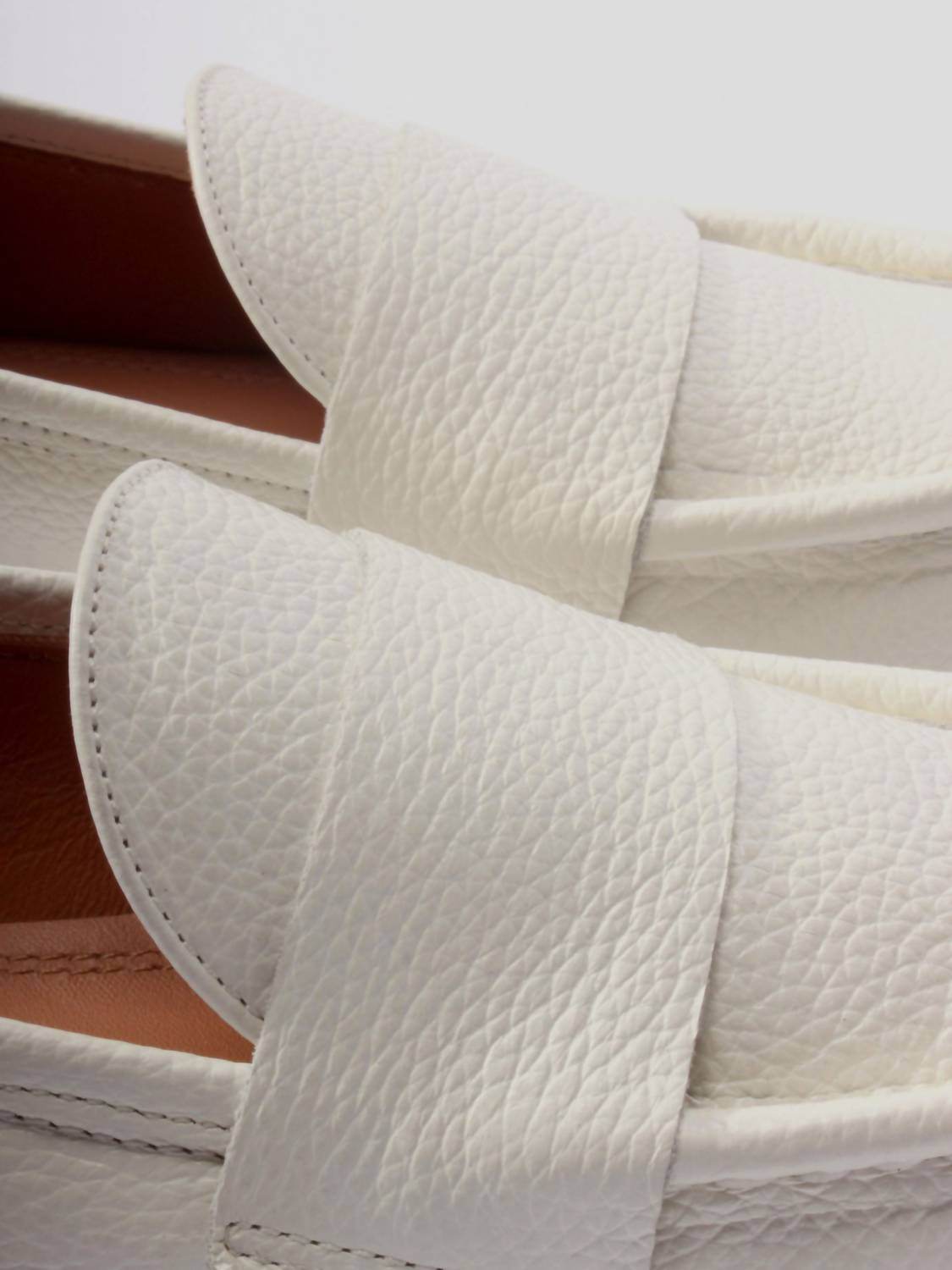 About Arianne - Women's Dali Loafer - Rack Hunt -