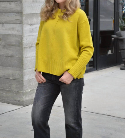 Round Neck Pullover Sweater