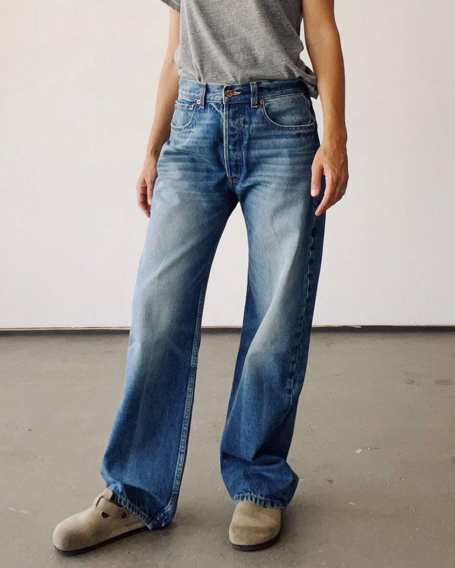 Wide Slouch Mid Rise Jeans