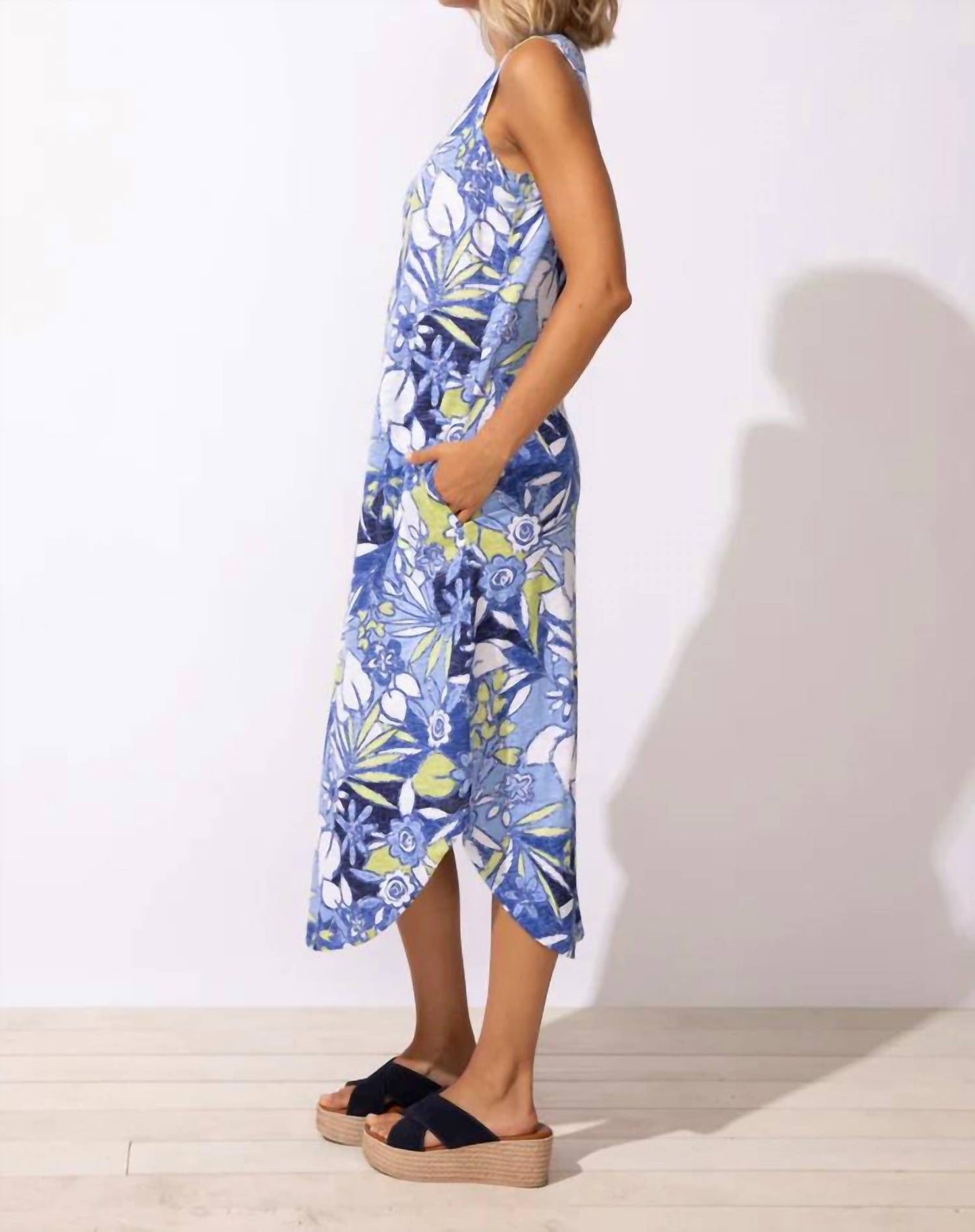 Floral Sleeveless Seamed Dress