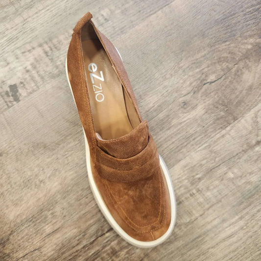 Ezzio - Women's Suede Heeled Loafer - Rack Hunt