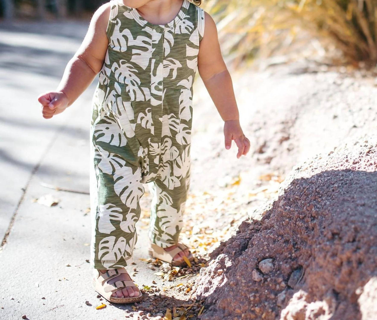 Girl's Island Leaf Silhouette Slub Cotton Sleeveless Jumper