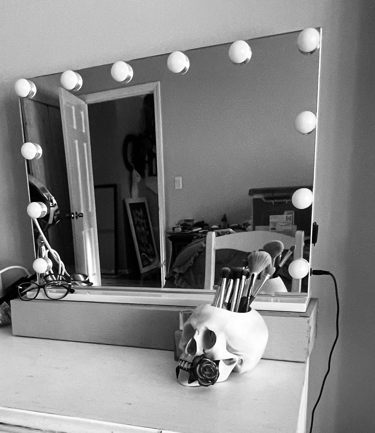 Tennessee & Co. - Resin Skull with Rose Organizer/Planter - Rack Hunt -